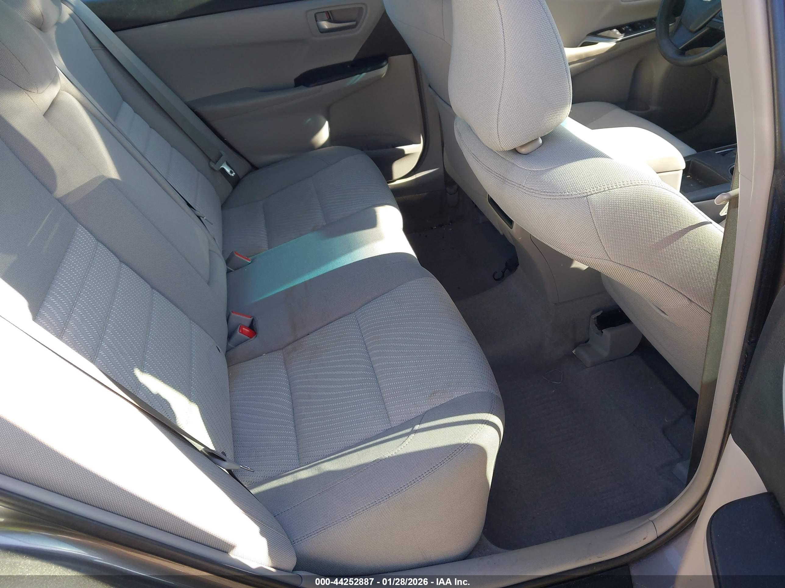 TOYOTA CAMRY image 8