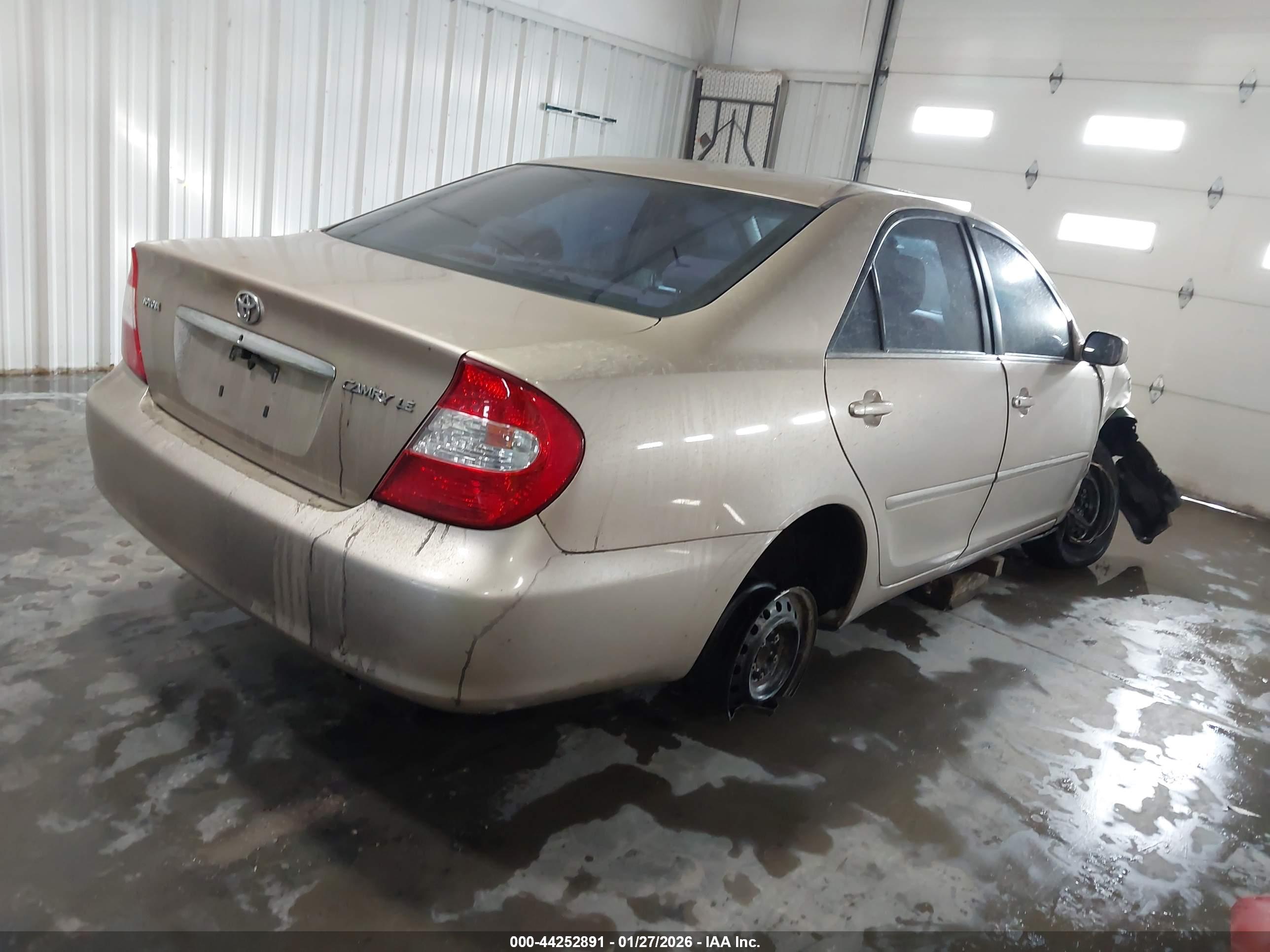 TOYOTA CAMRY image 4