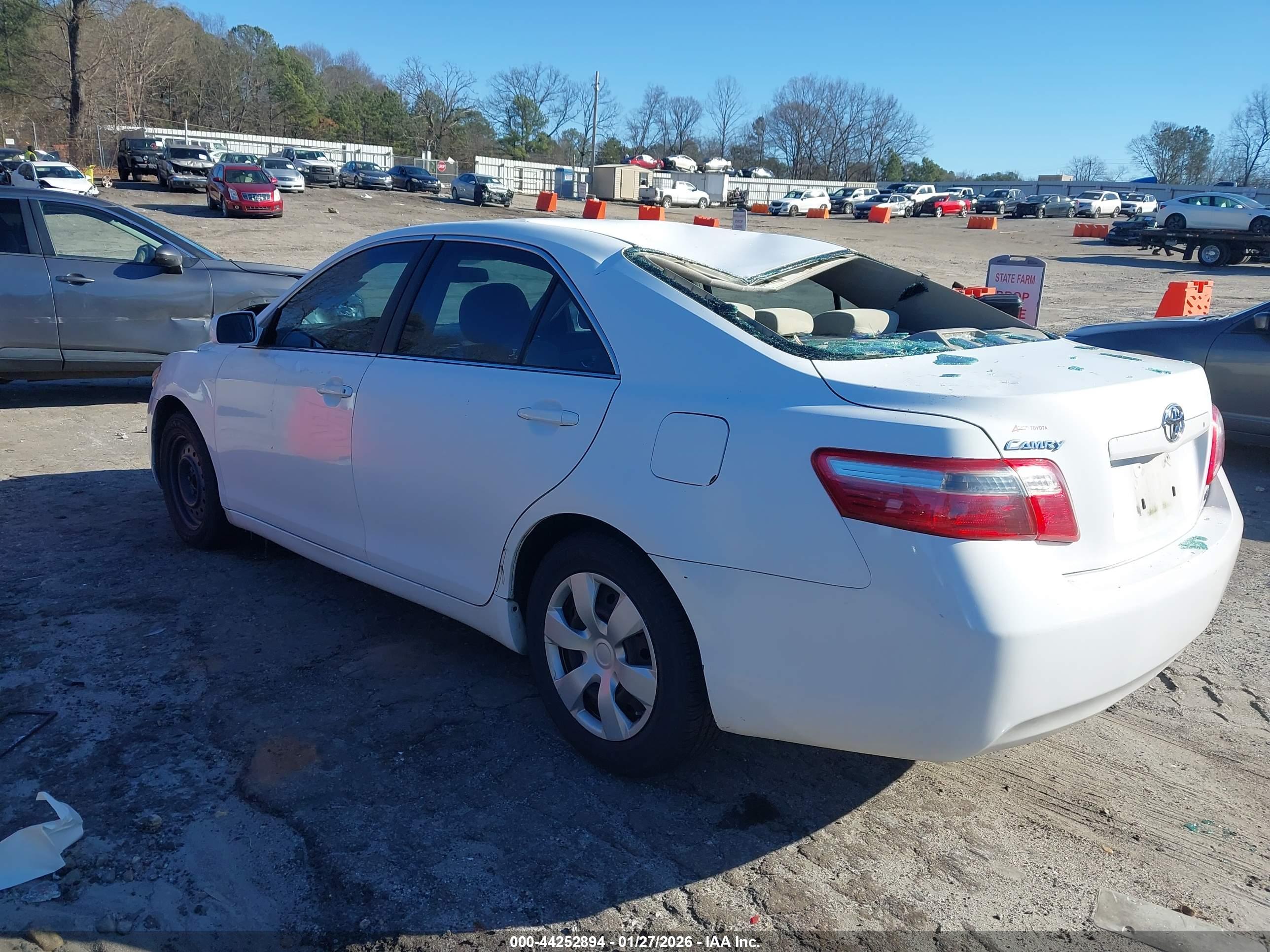 TOYOTA CAMRY image 3