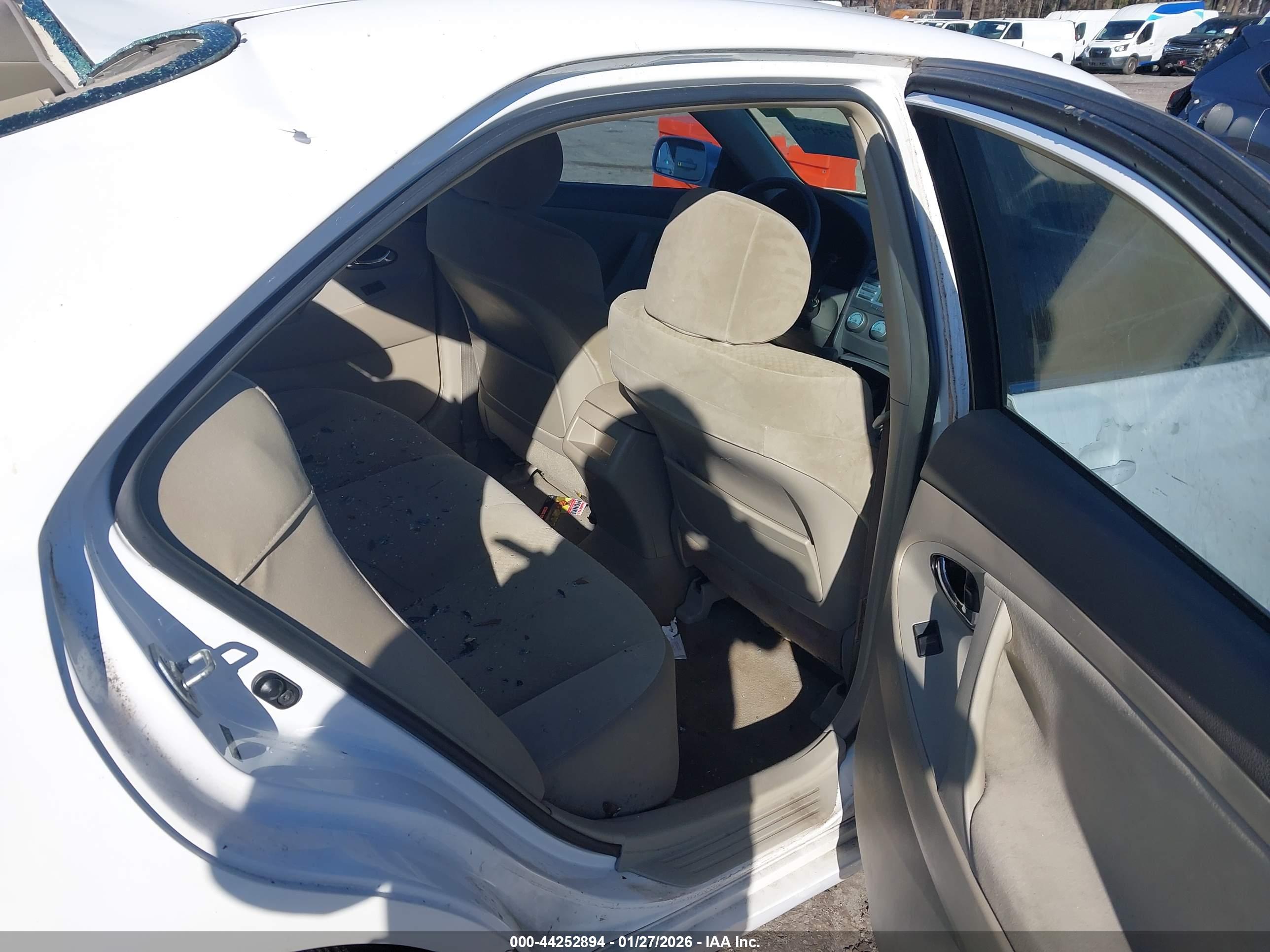 TOYOTA CAMRY image 8