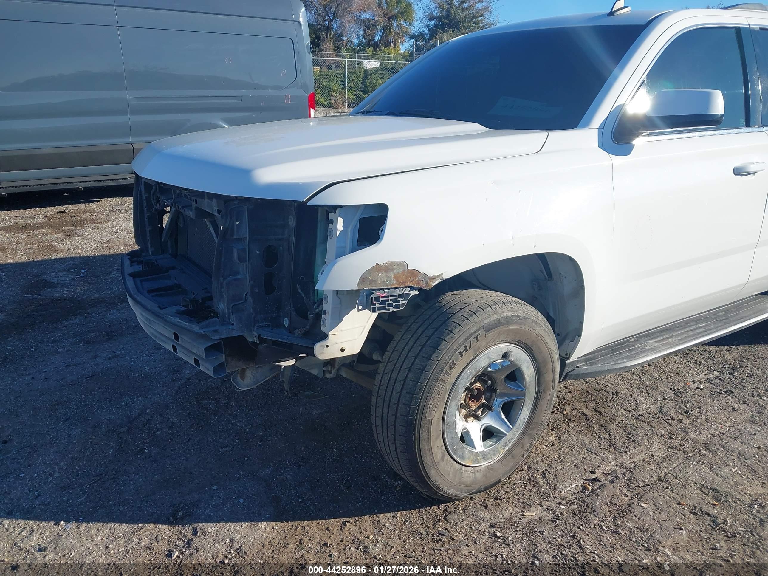 CHEVROLET TAHOE image 6