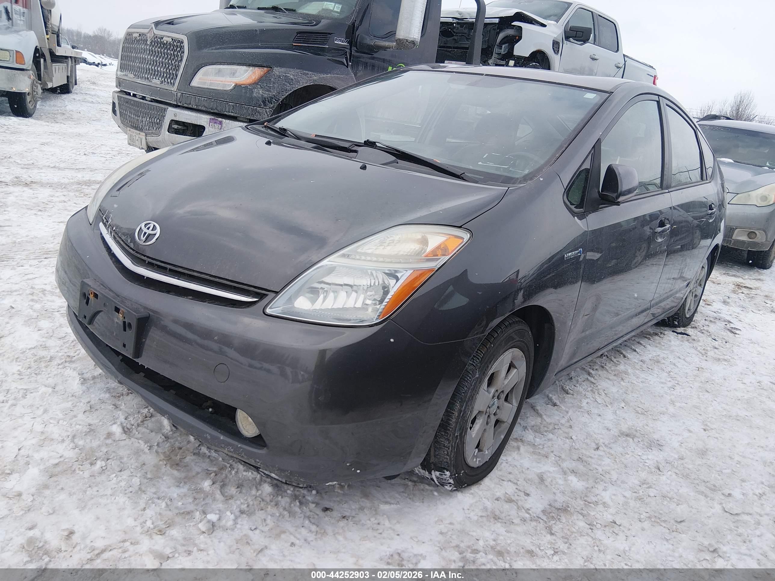 TOYOTA PRIUS image 2