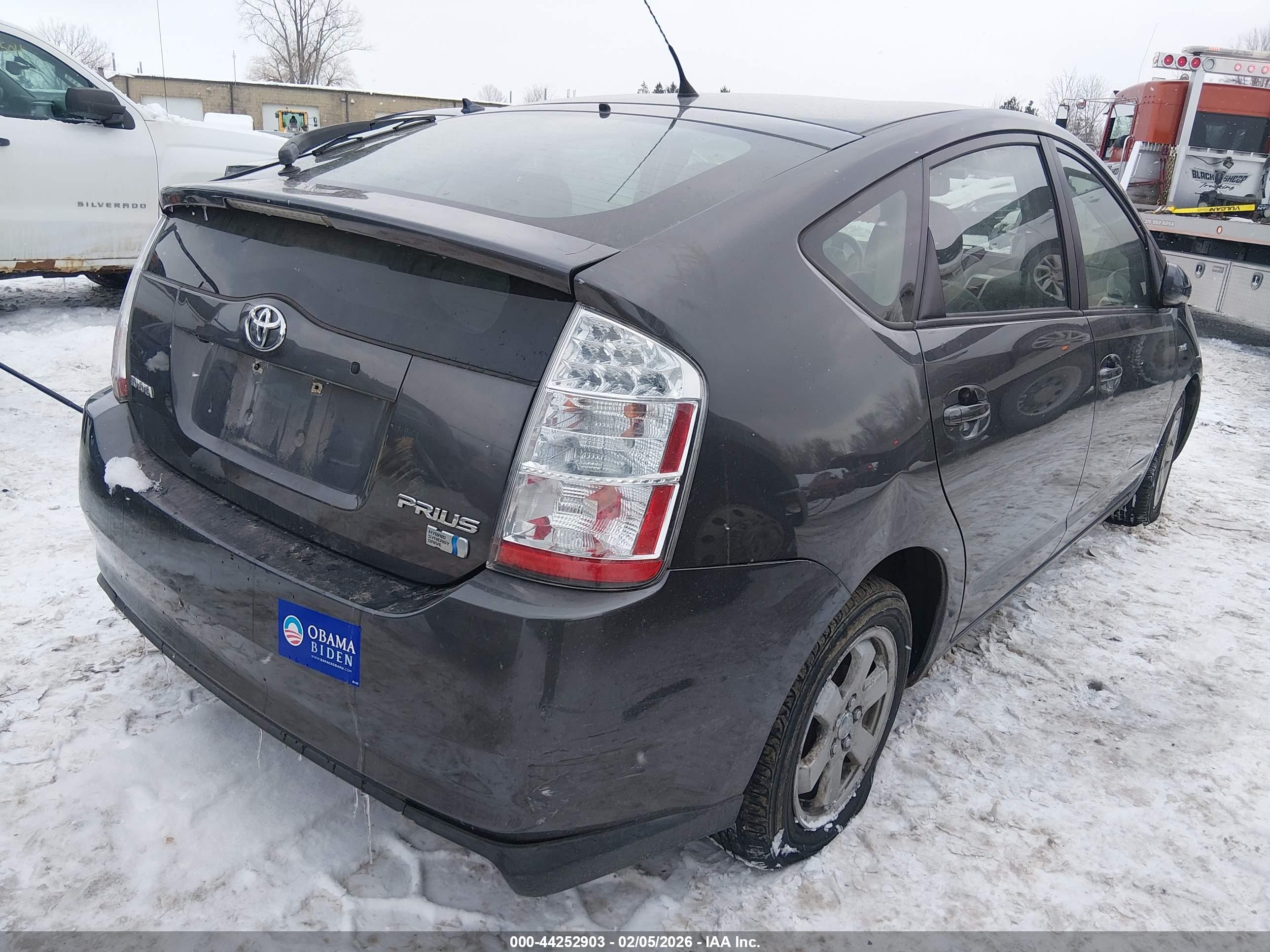 TOYOTA PRIUS image 4