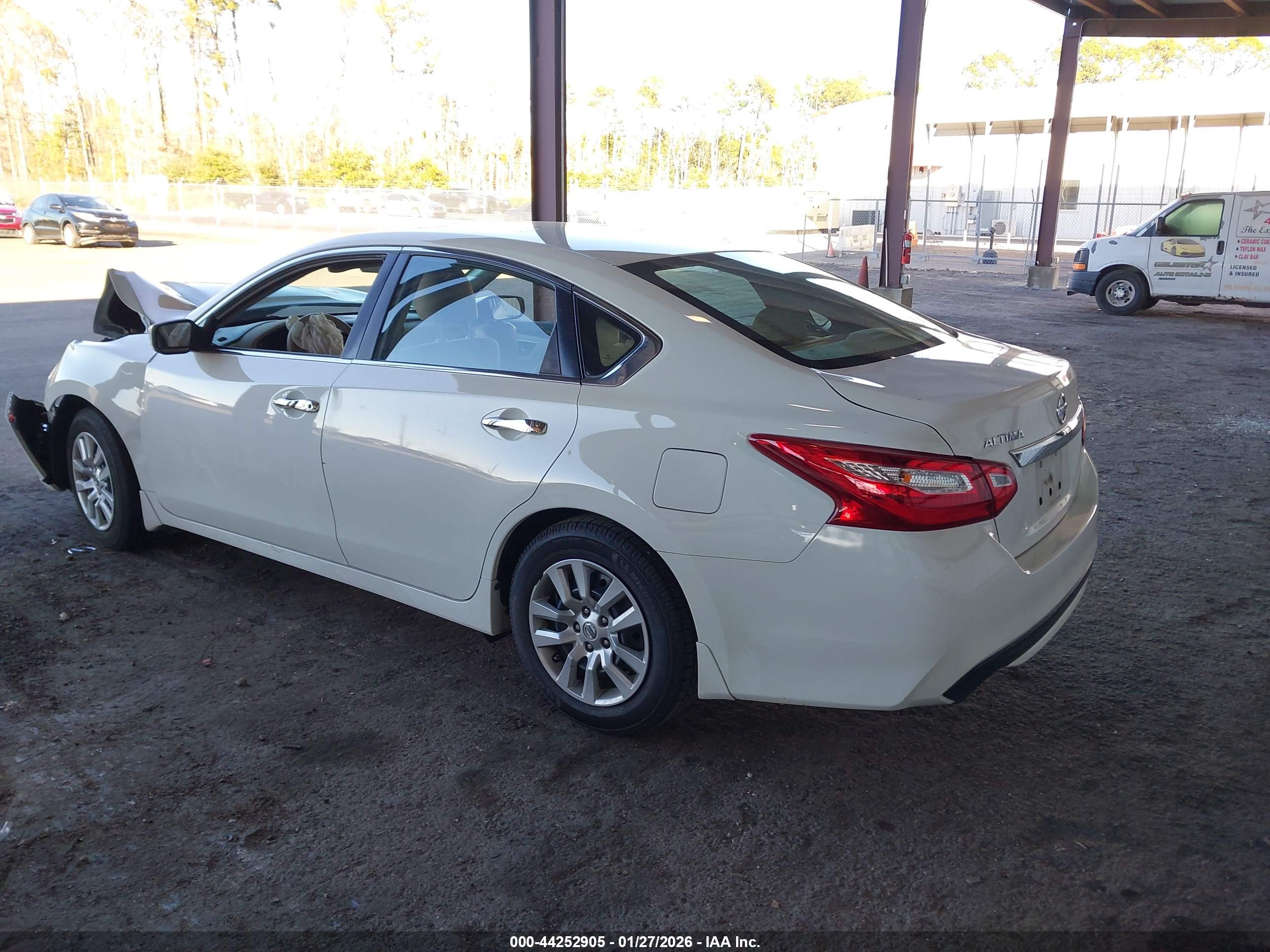 NISSAN ALTIMA image 3