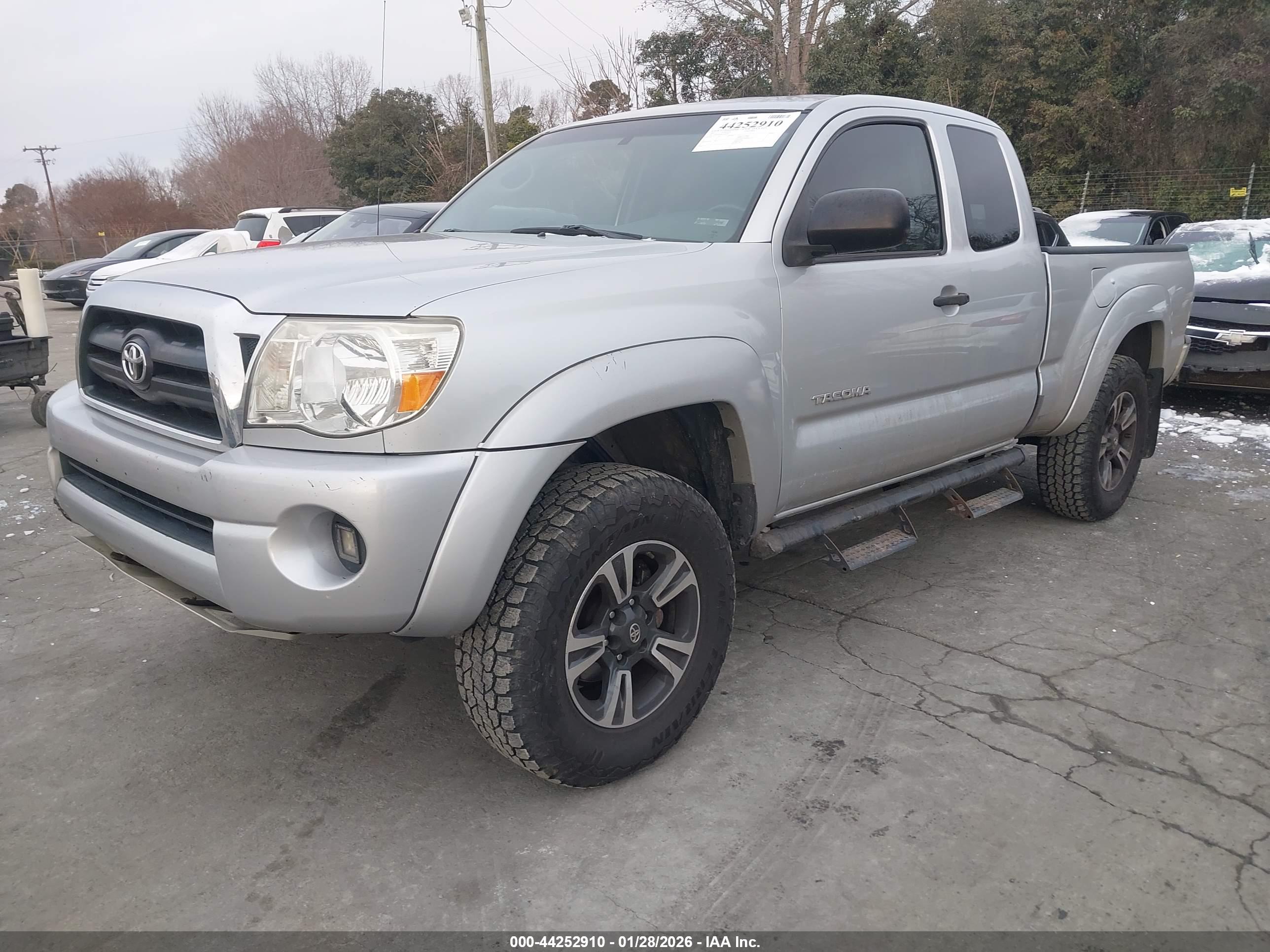 TOYOTA TACOMA image 2