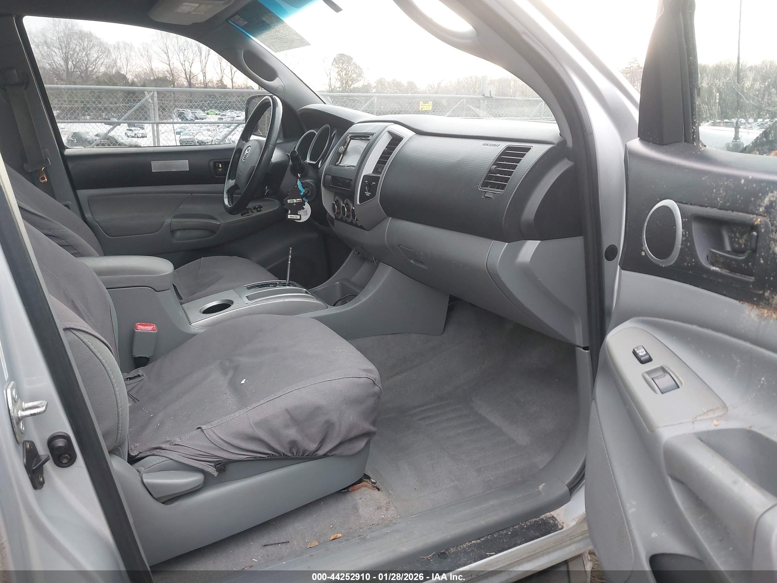 TOYOTA TACOMA image 5