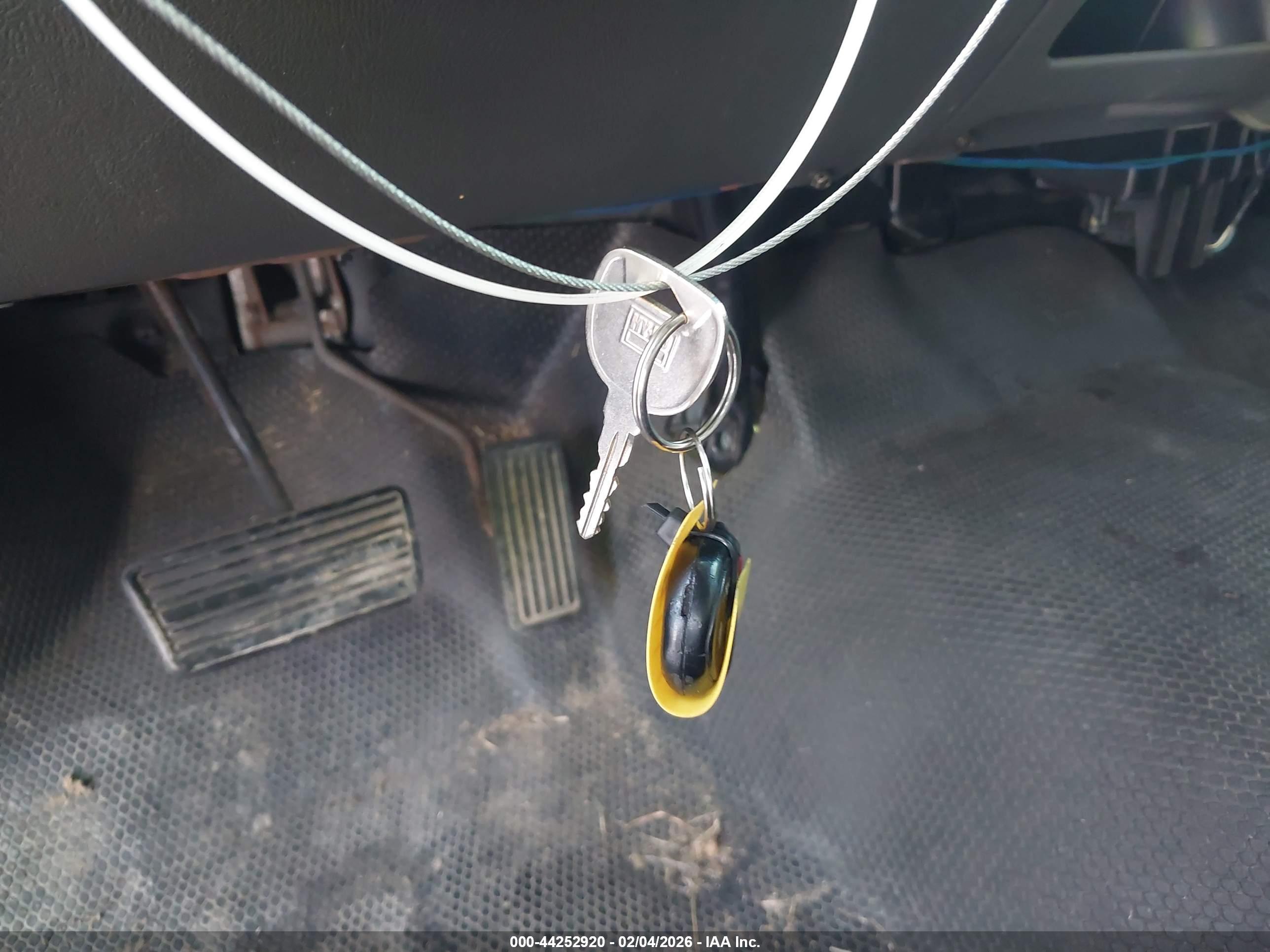 CHEVROLET SILVERADO image 11