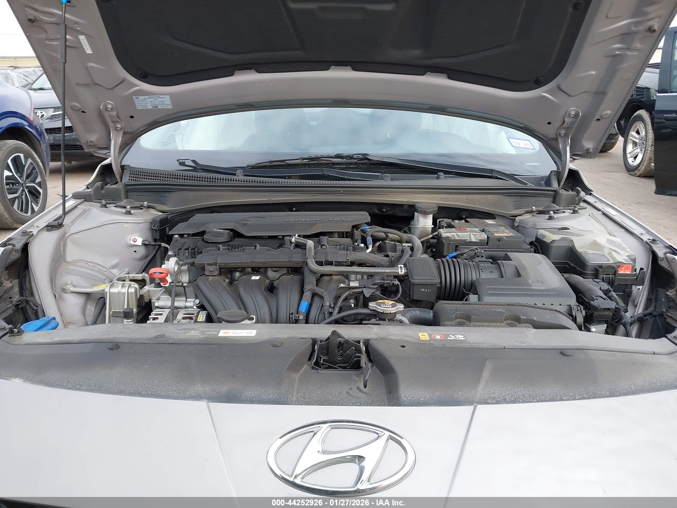 HYUNDAI ELANTRA image 10
