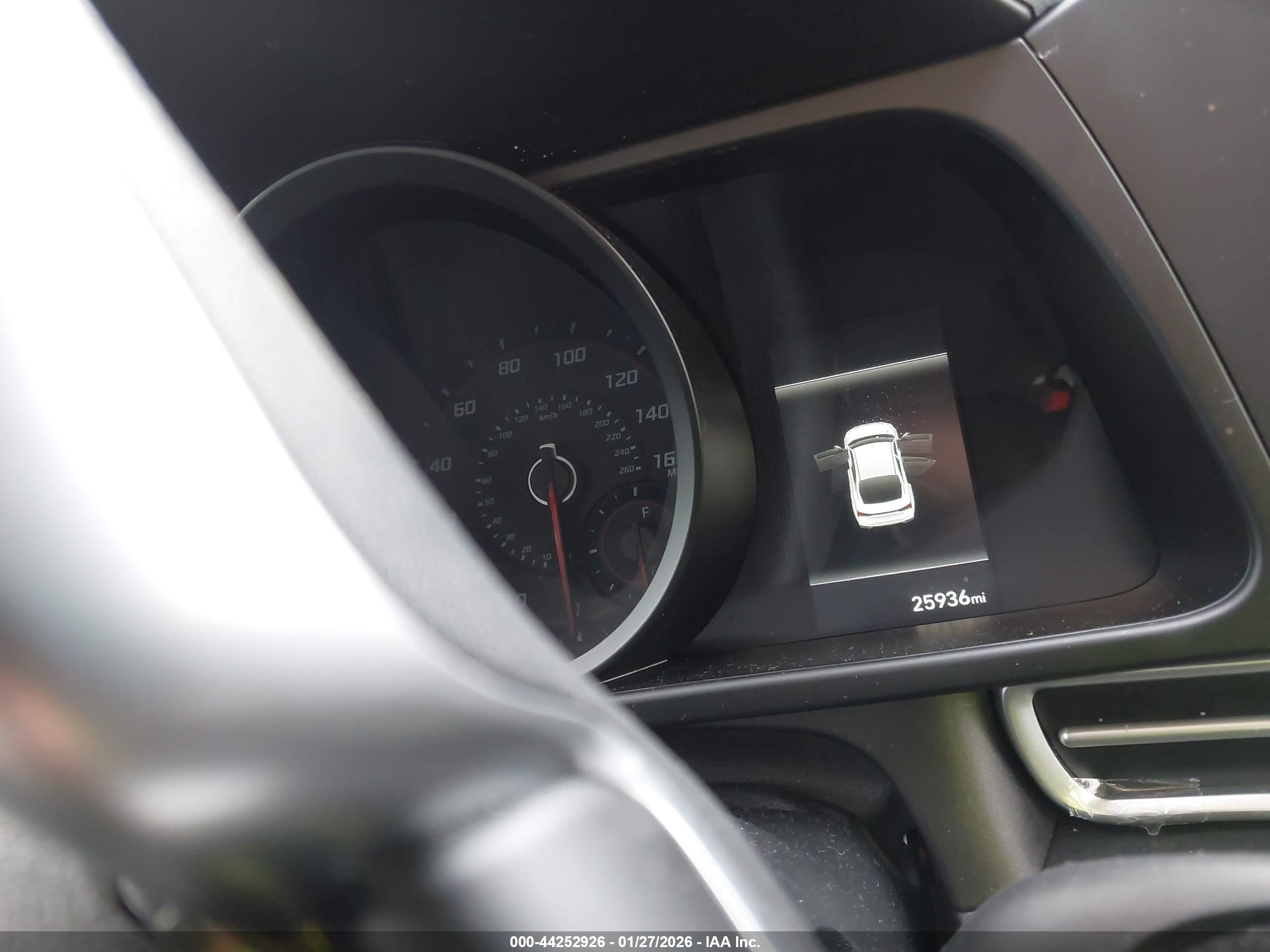 HYUNDAI ELANTRA image 7