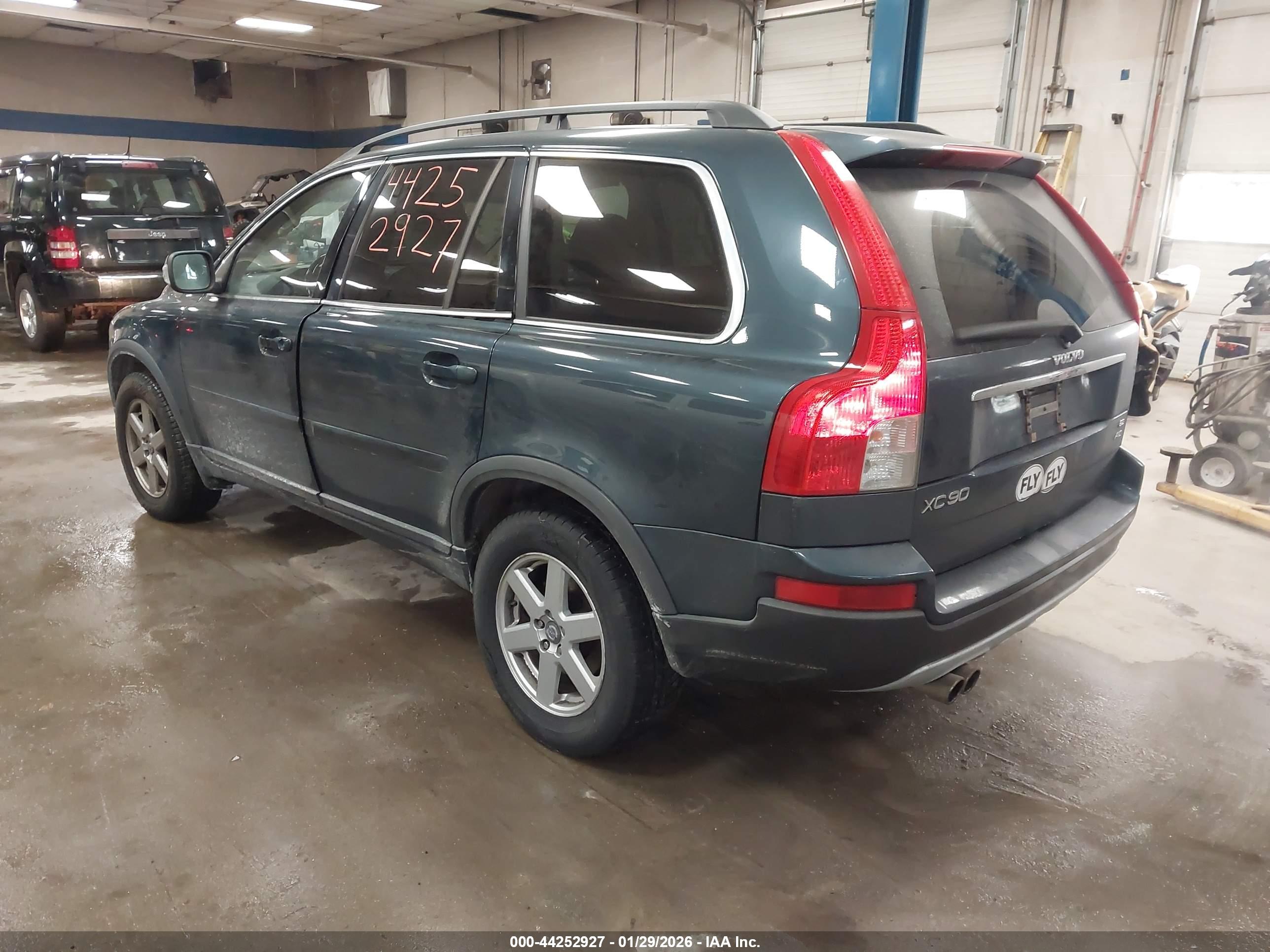 VOLVO XC90 image 3