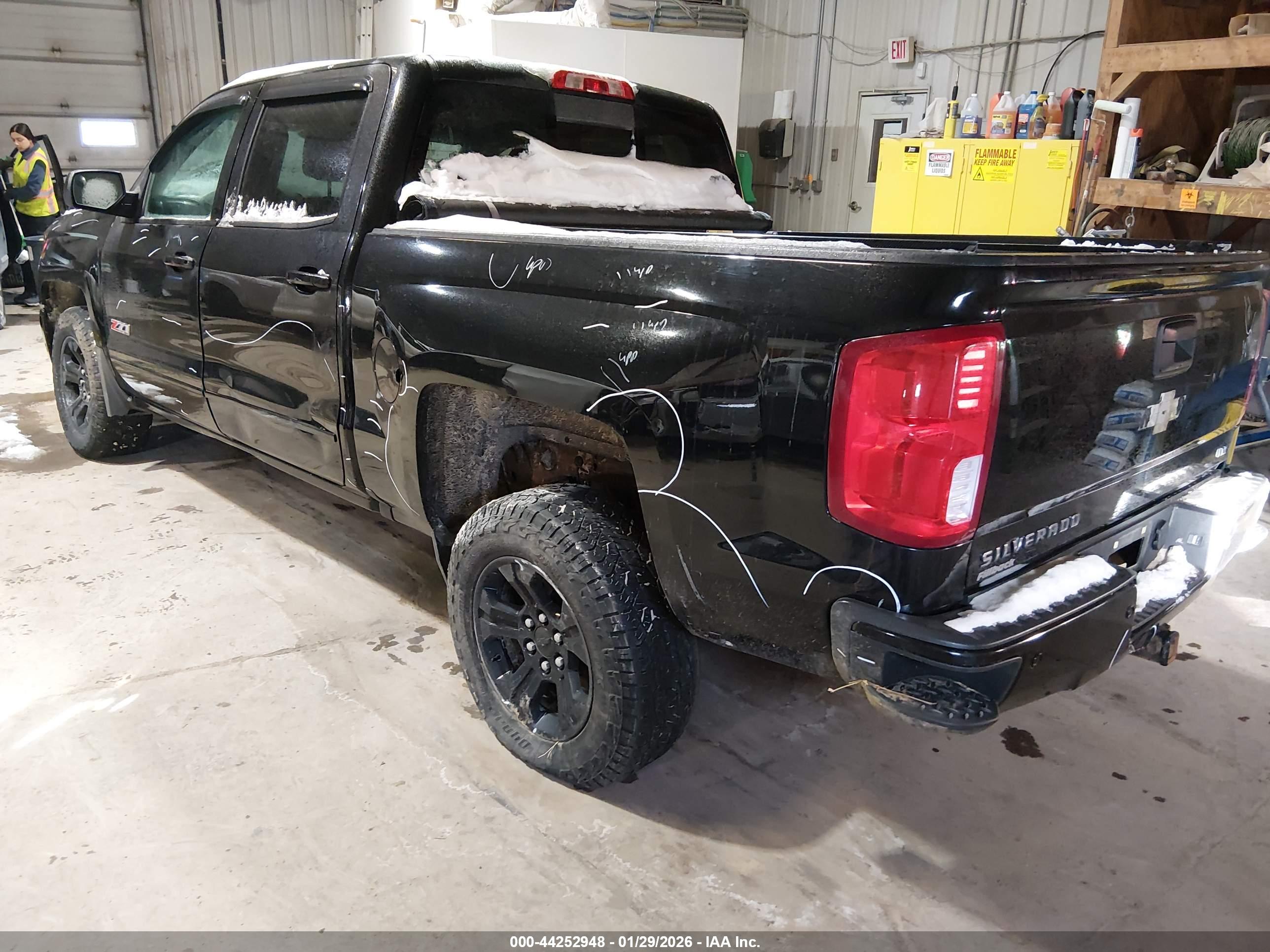 CHEVROLET SILVERADO image 3