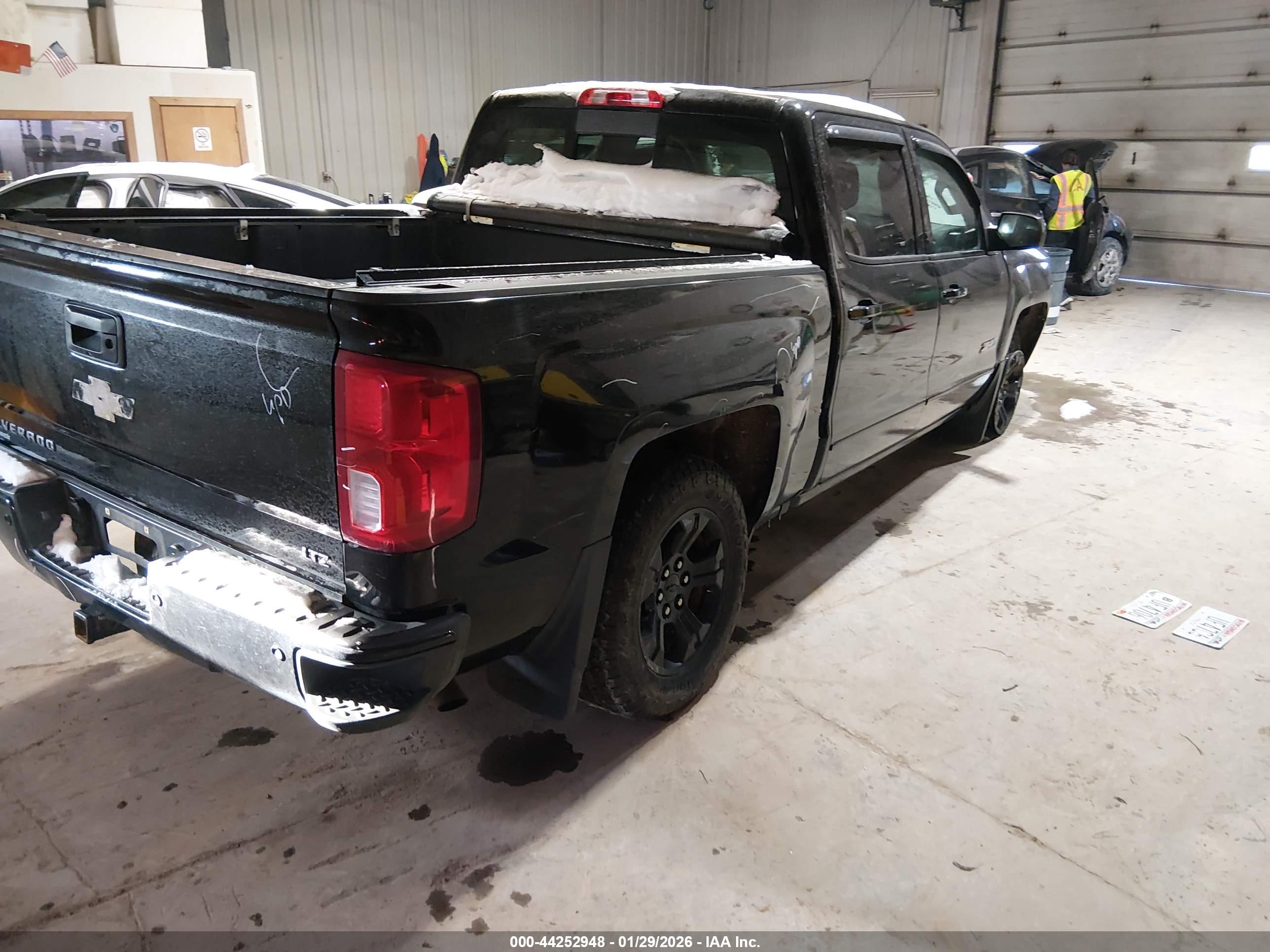 CHEVROLET SILVERADO image 4