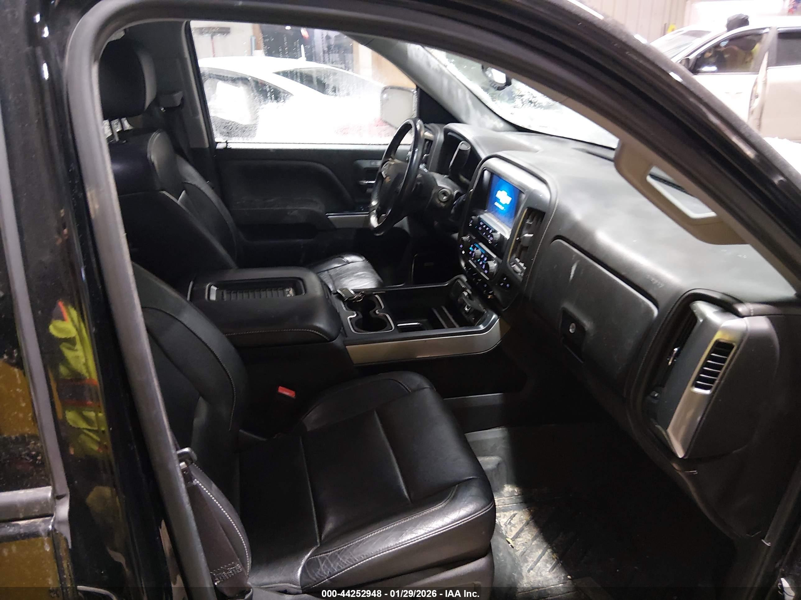 CHEVROLET SILVERADO image 5
