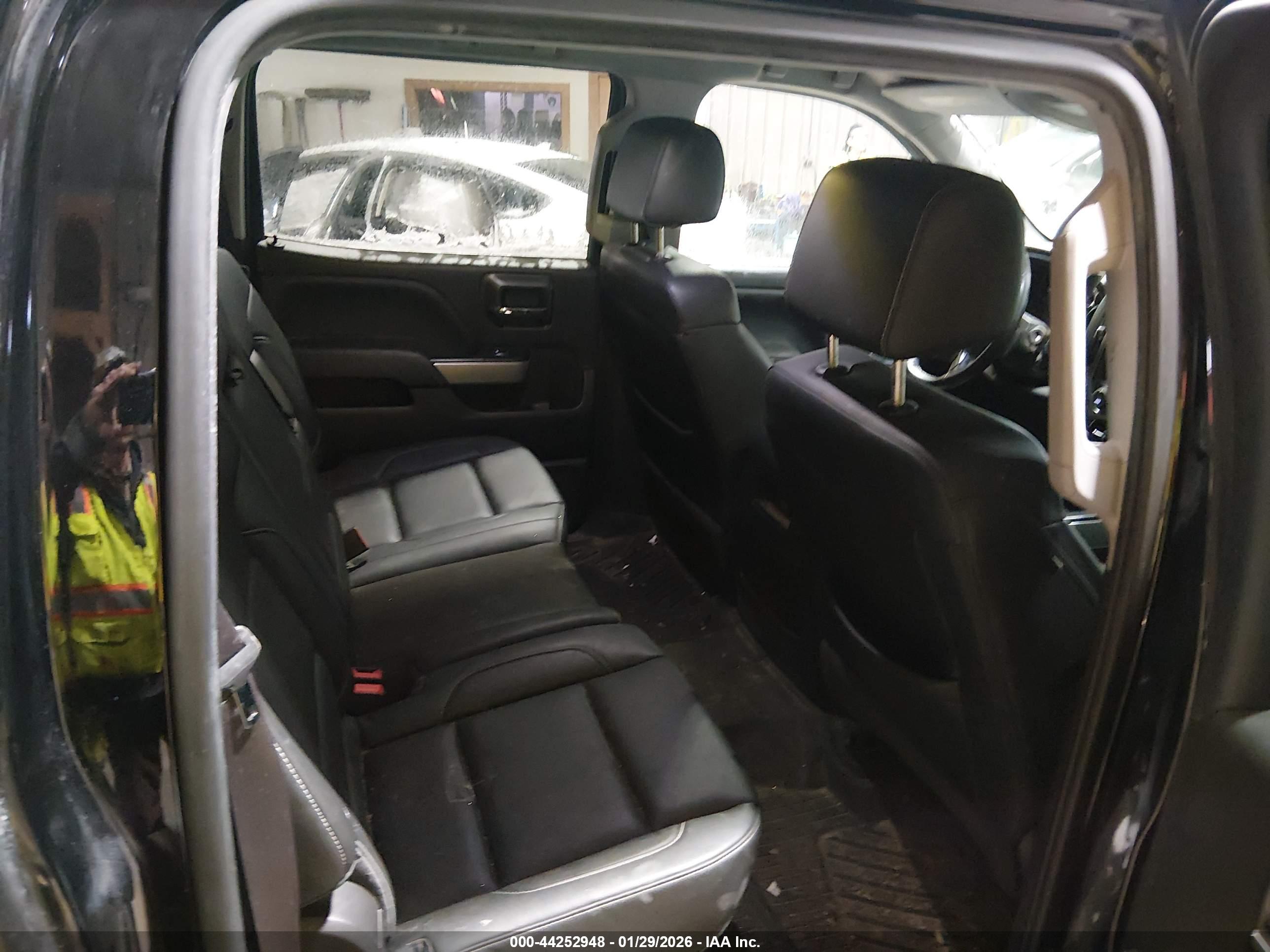 CHEVROLET SILVERADO image 8