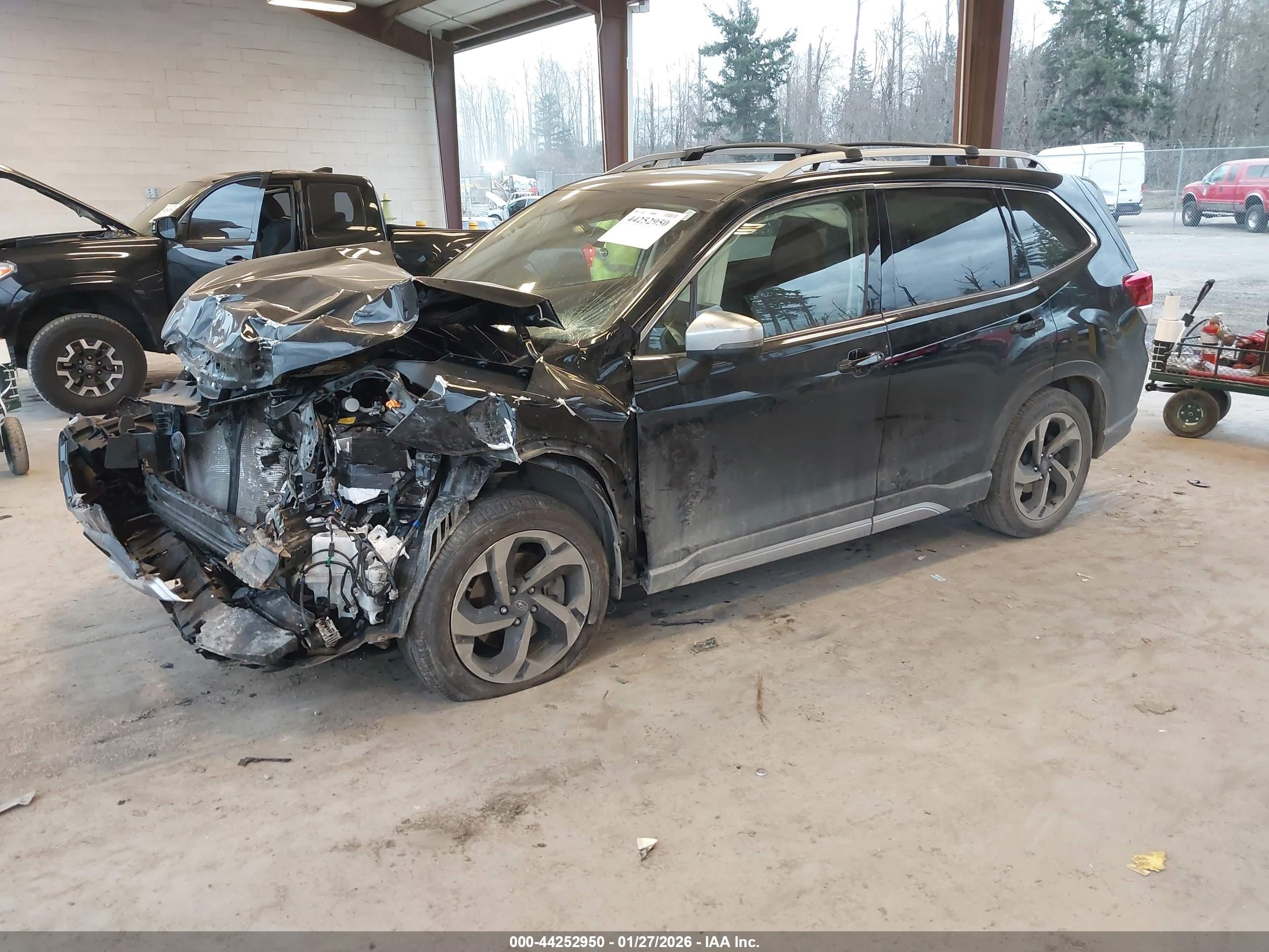 SUBARU FORESTER image 2
