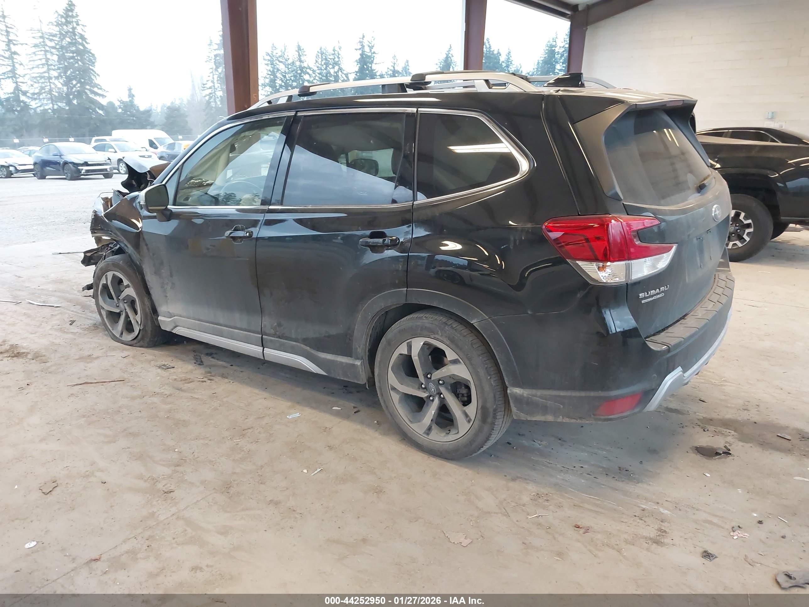 SUBARU FORESTER image 3