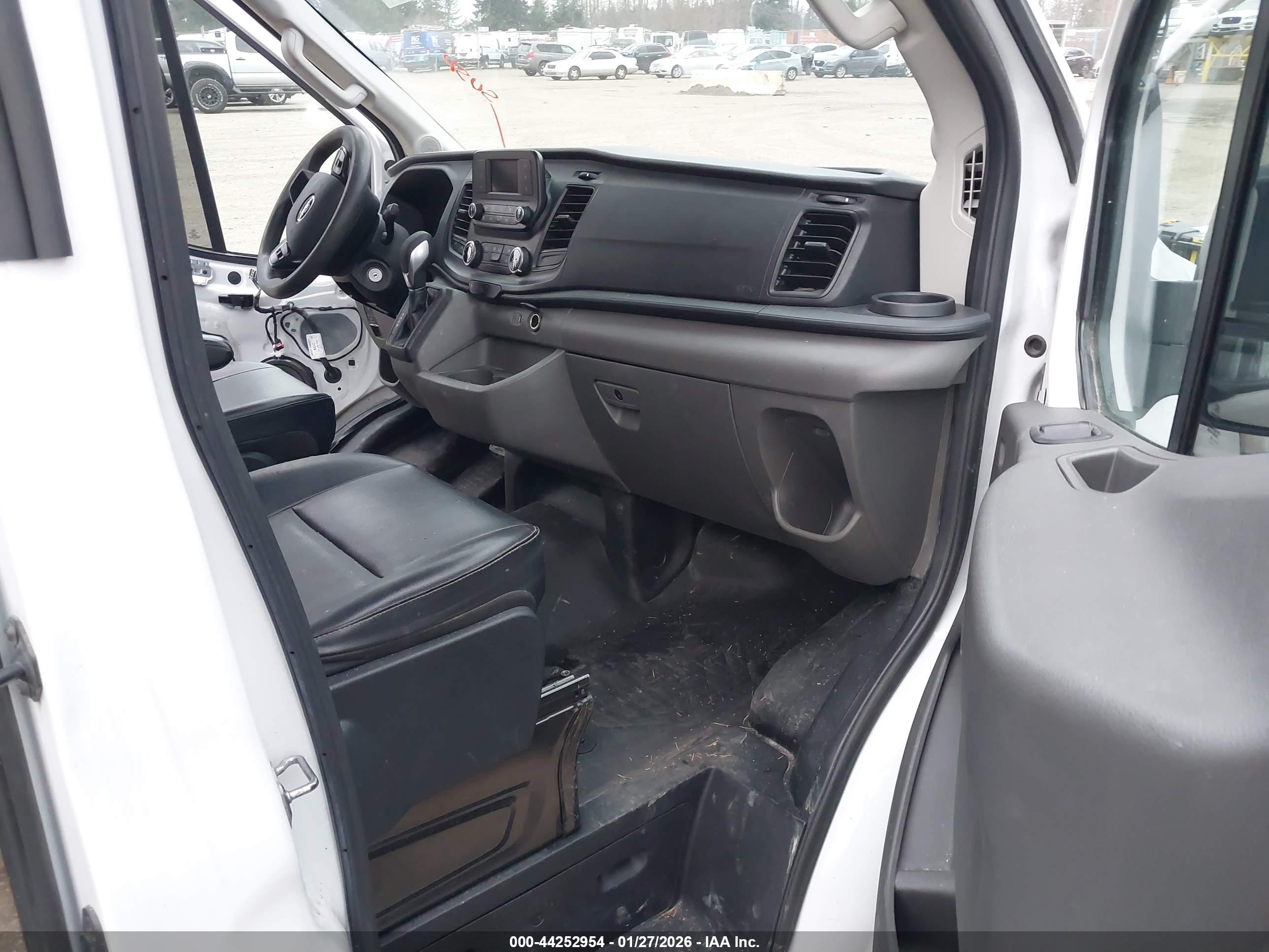 FORD TRANSIT-350 image 5