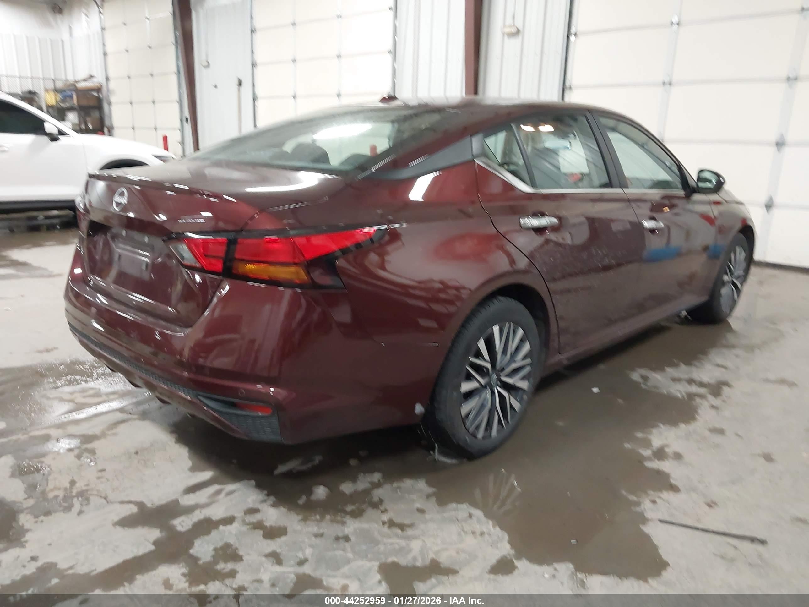 NISSAN ALTIMA image 4