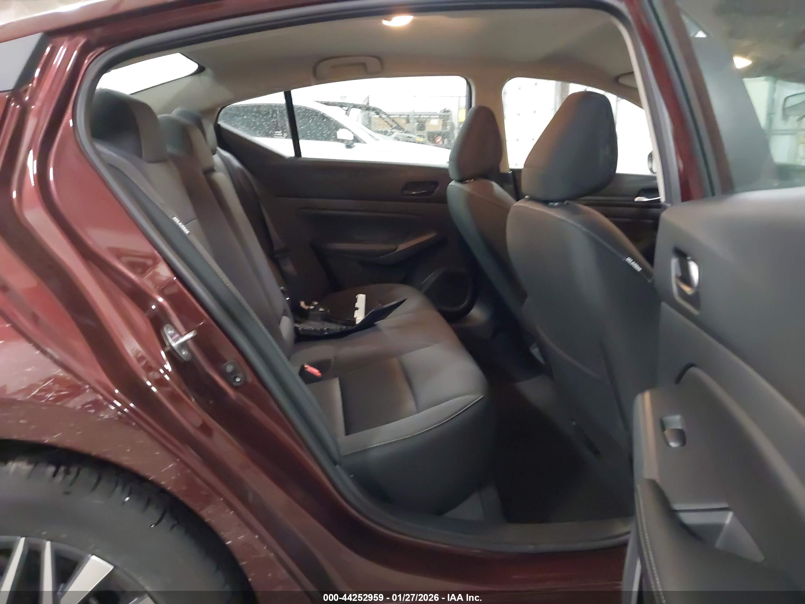 NISSAN ALTIMA image 8