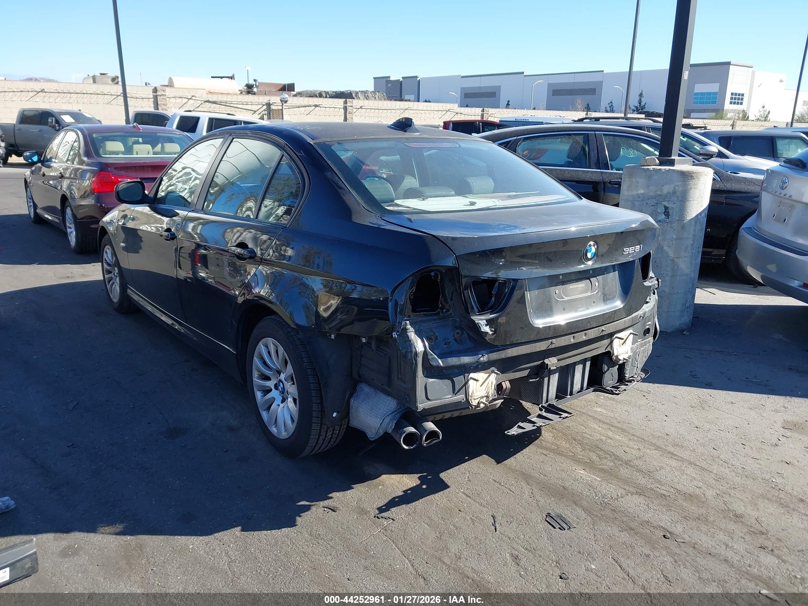 BMW 328I image 3