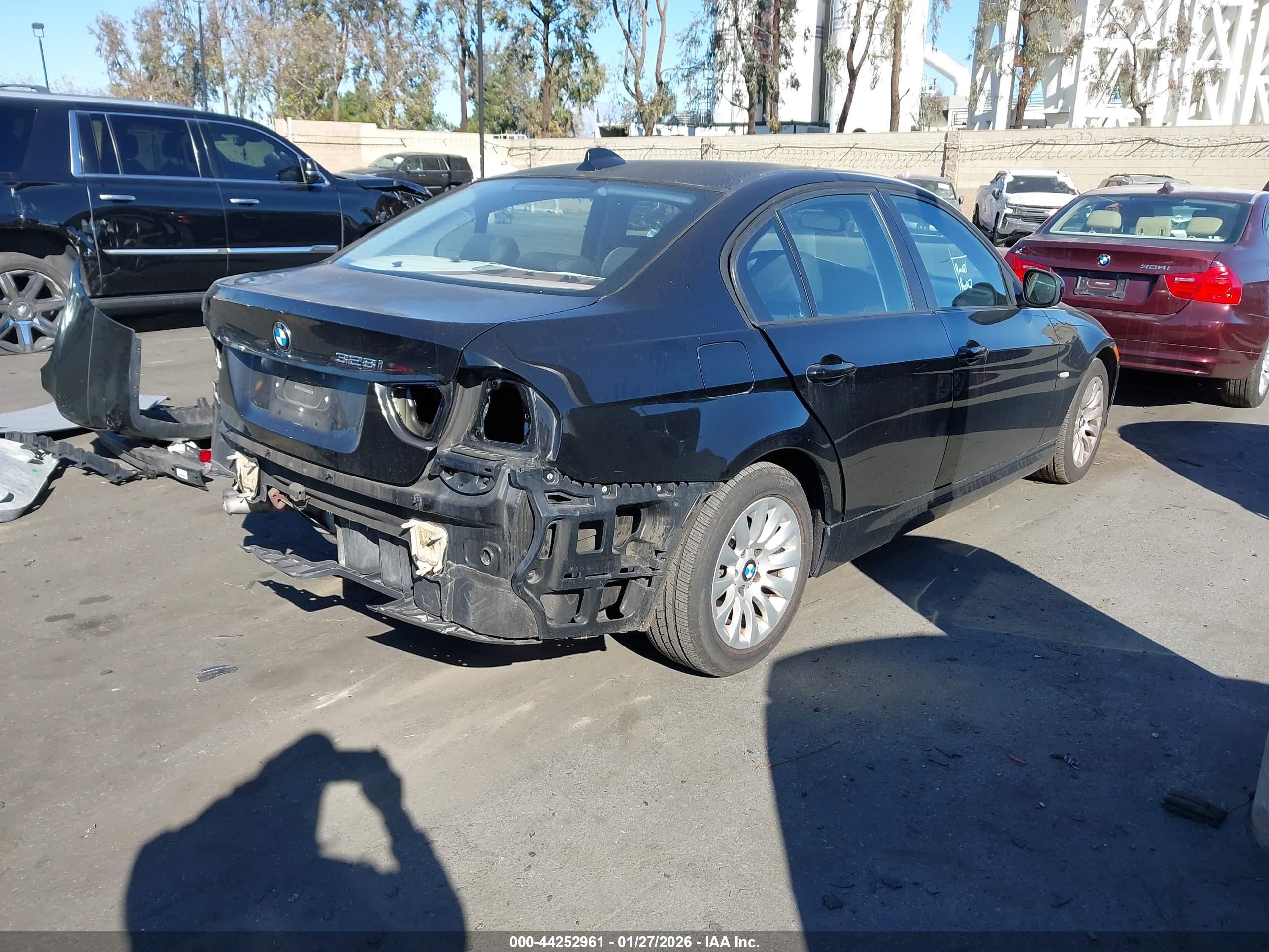 BMW 328I image 4