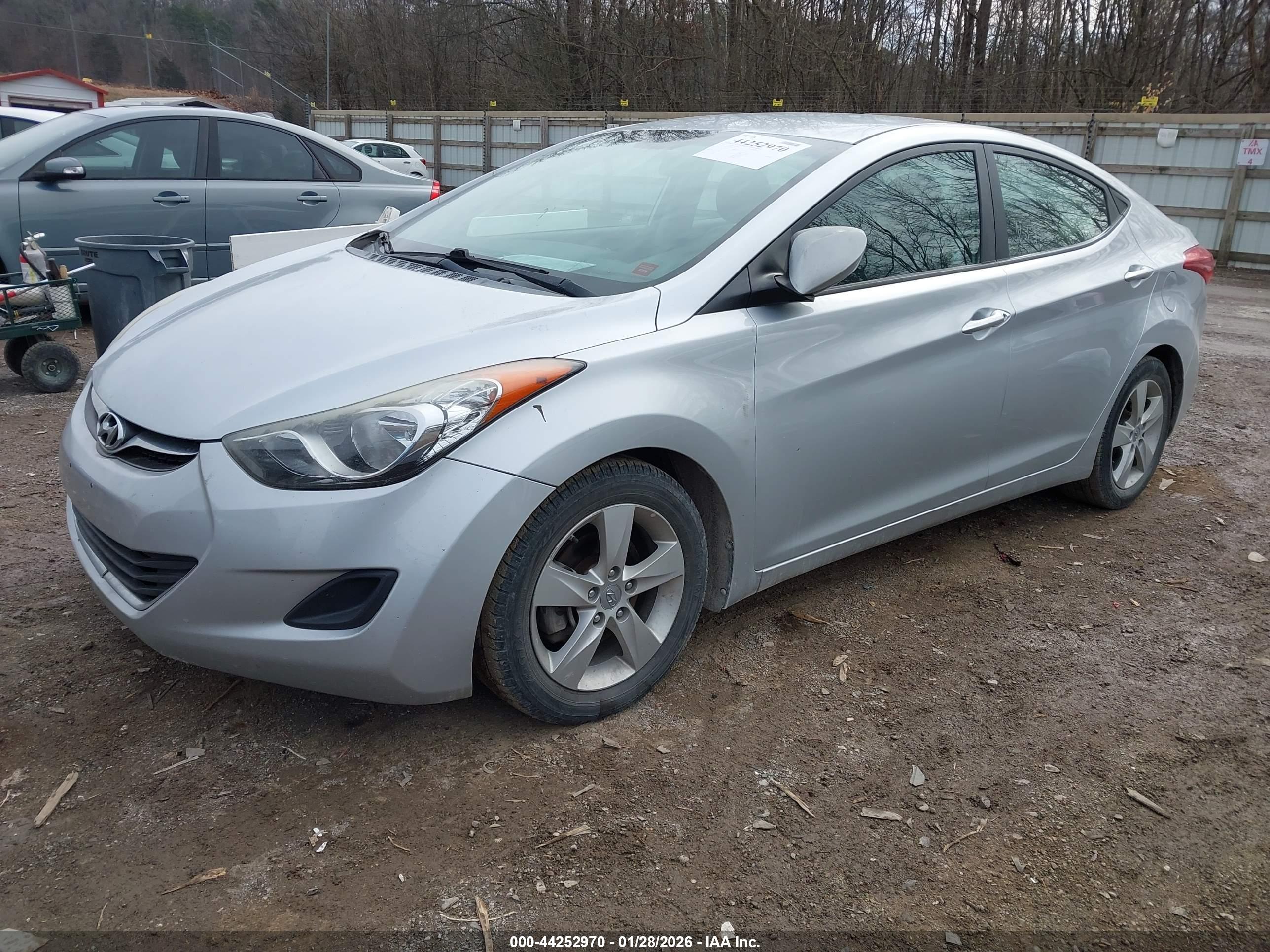 HYUNDAI ELANTRA image 2