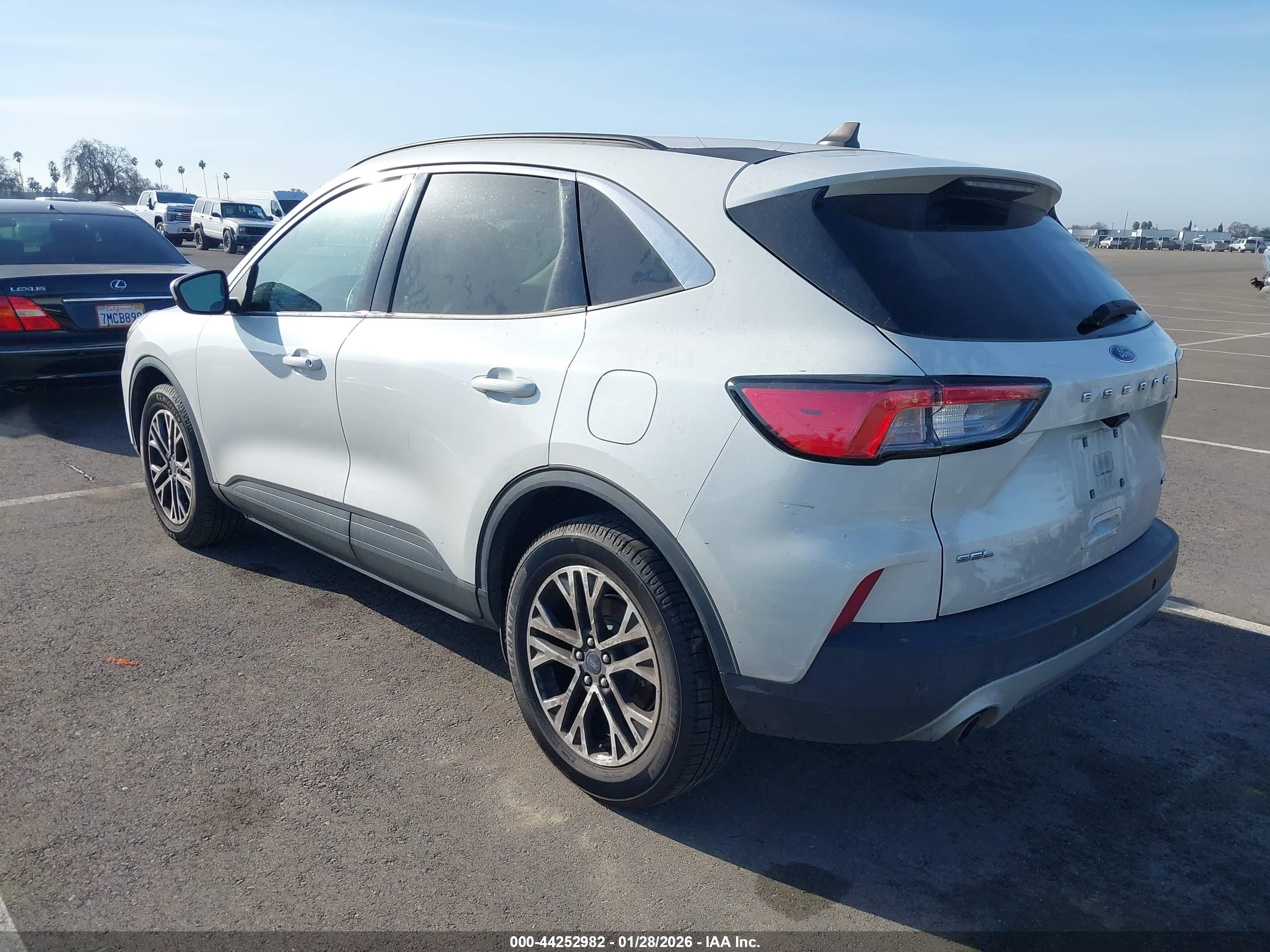FORD ESCAPE image 3