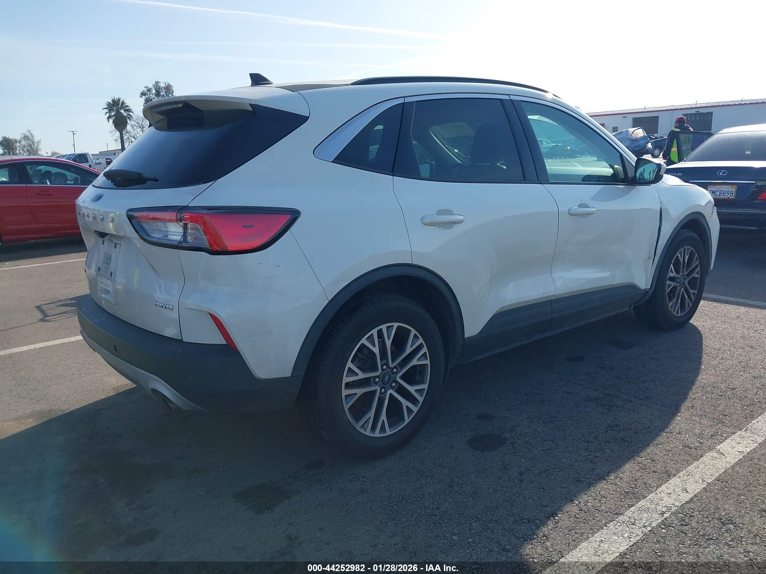 FORD ESCAPE image 4