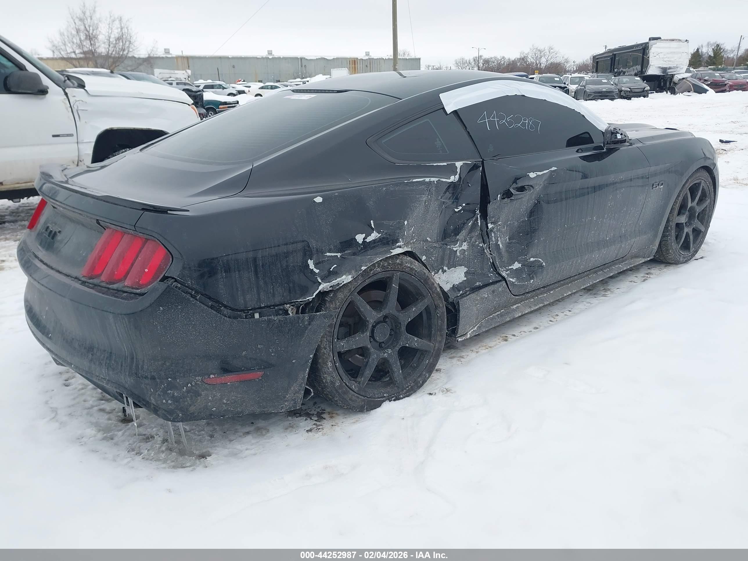 FORD MUSTANG image 4