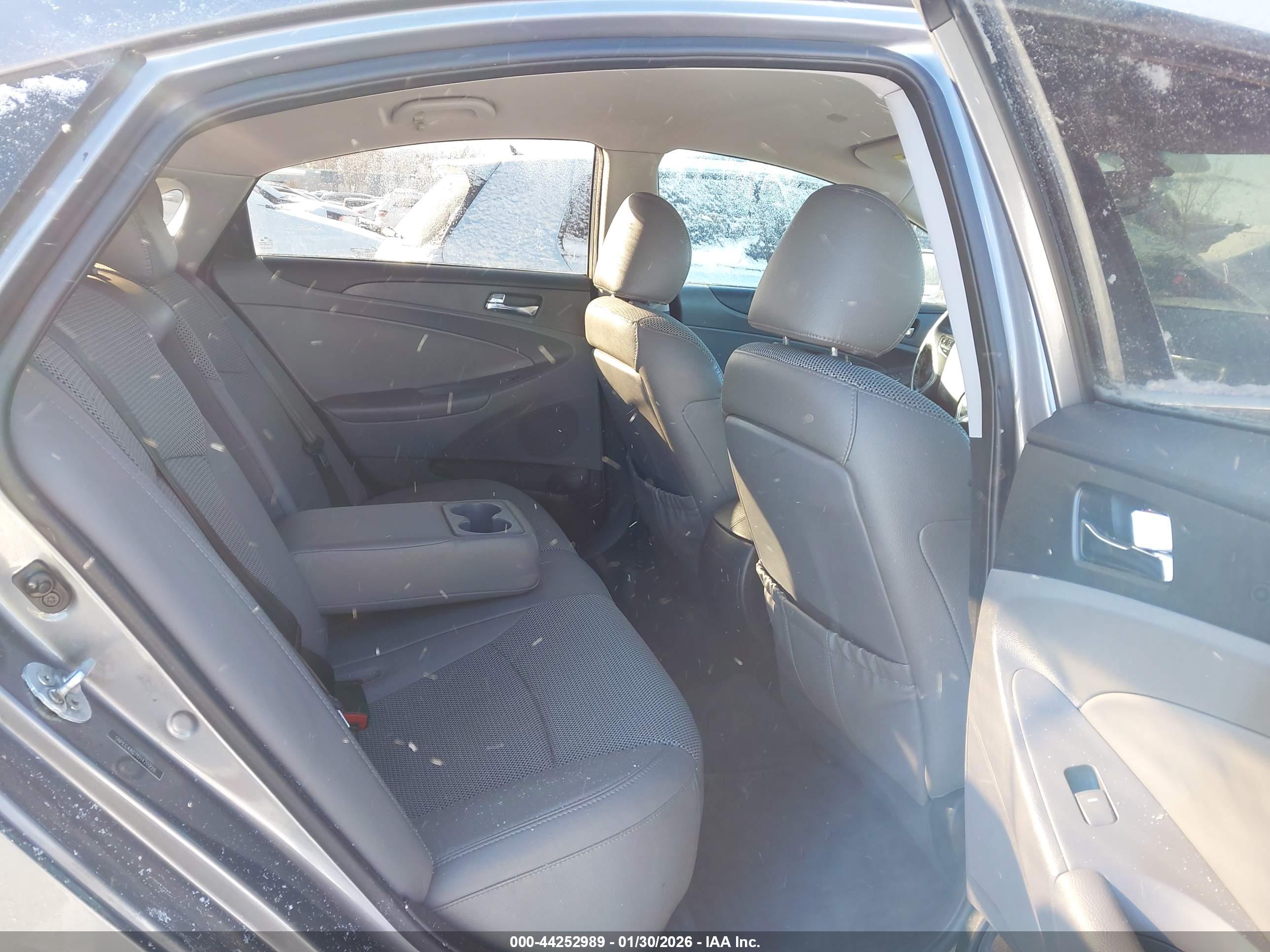 HYUNDAI SONATA image 8