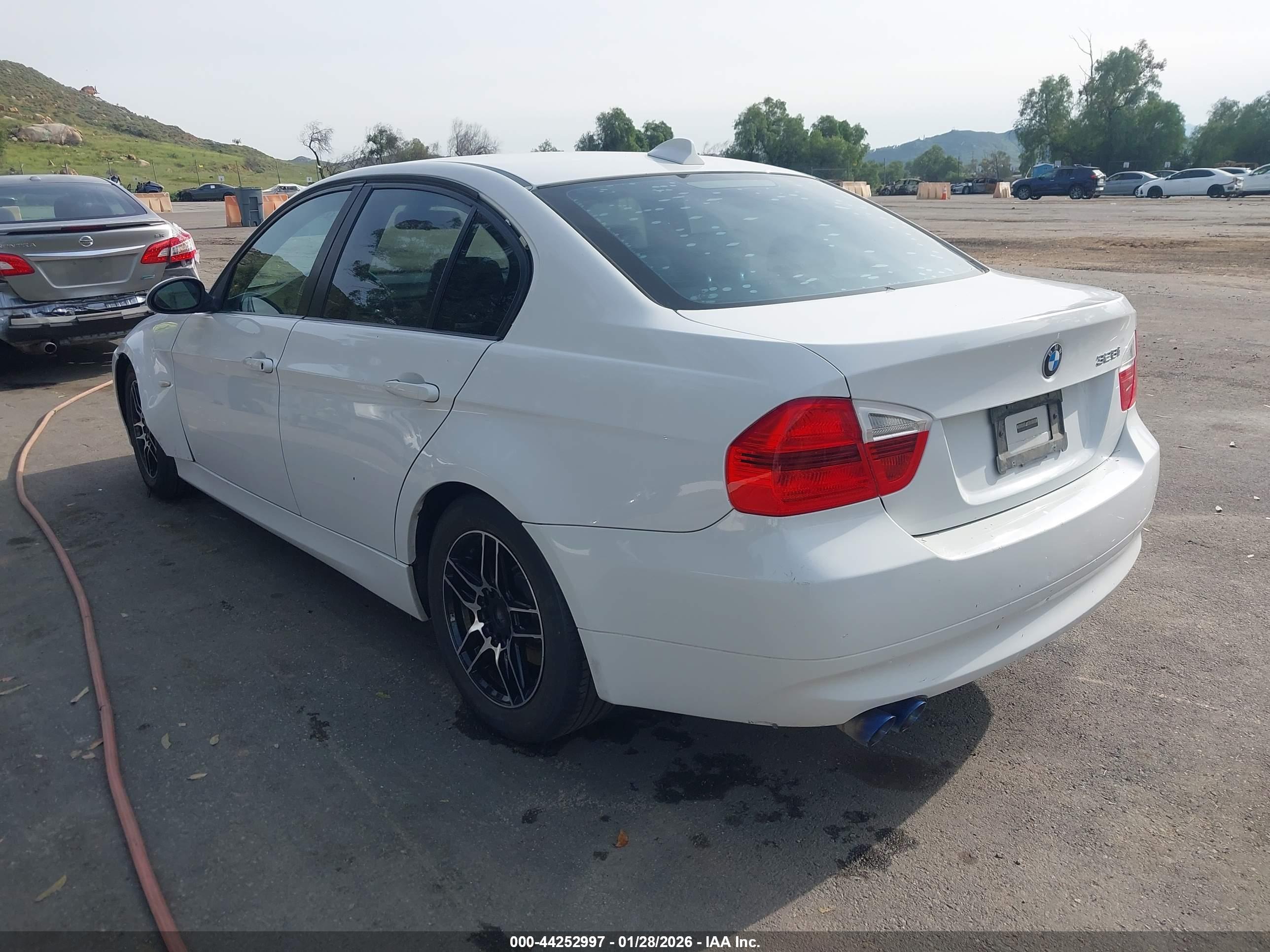 BMW 328I image 3