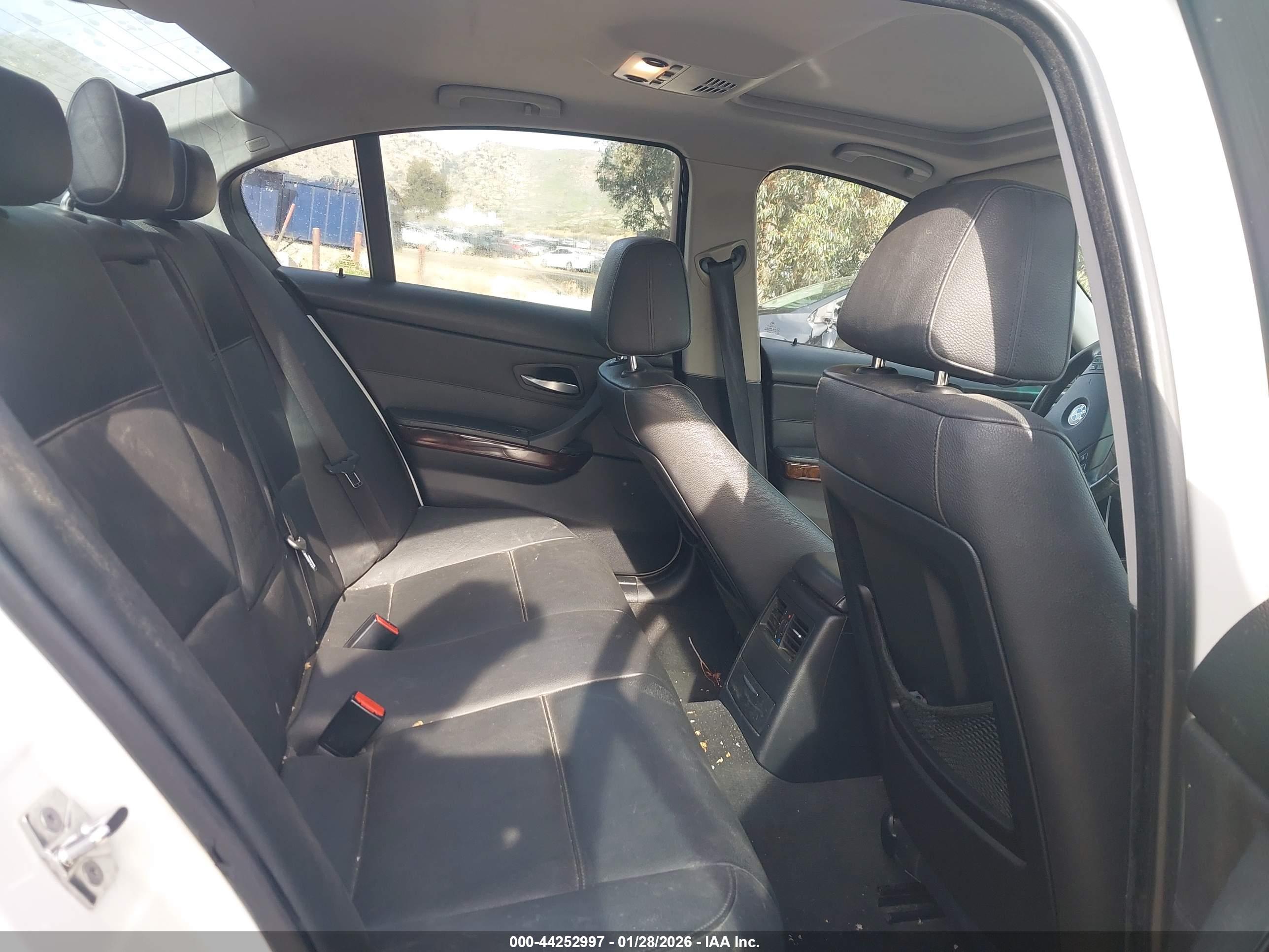 BMW 328I image 8