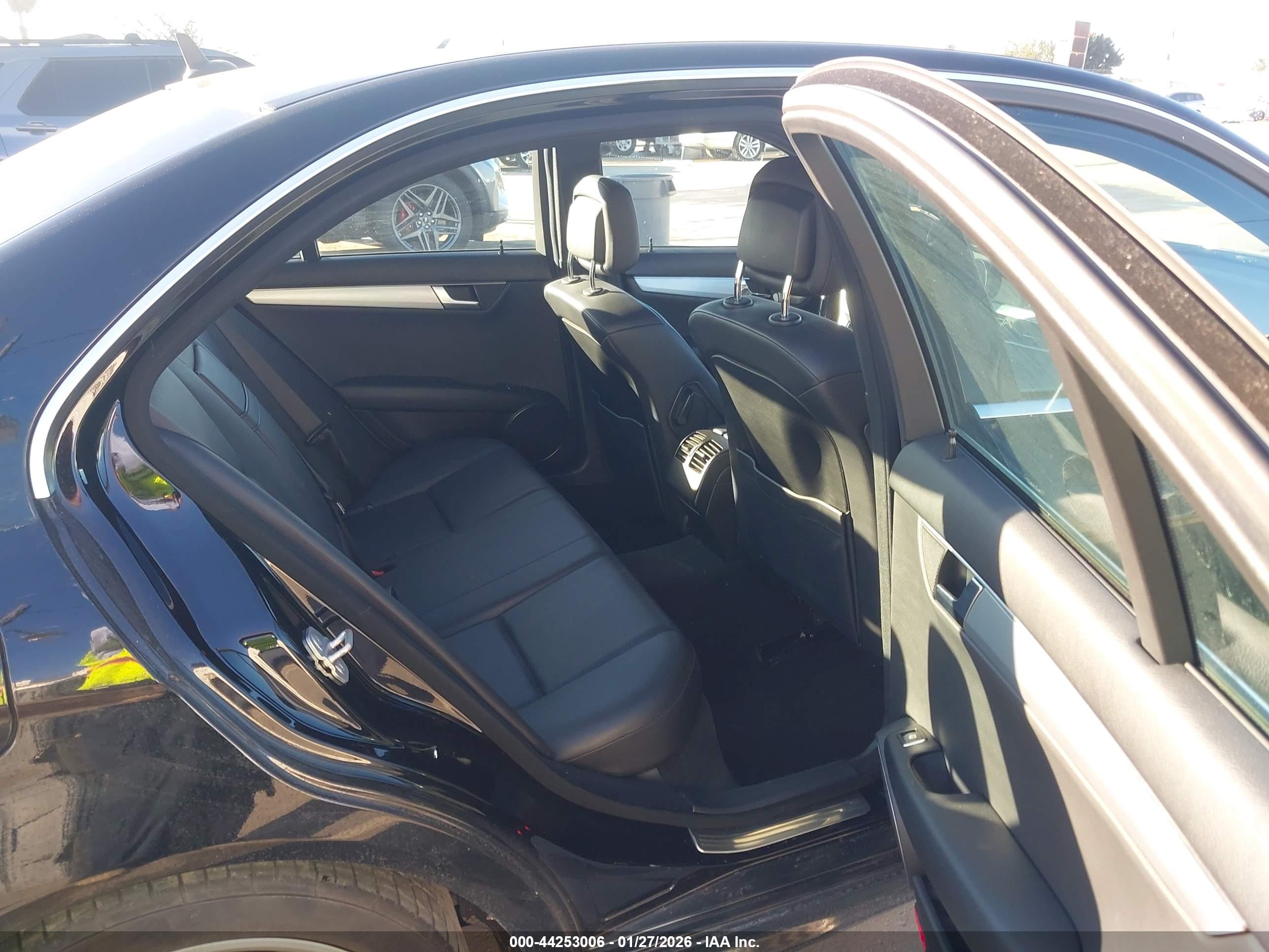 MERCEDES-BENZ C image 8