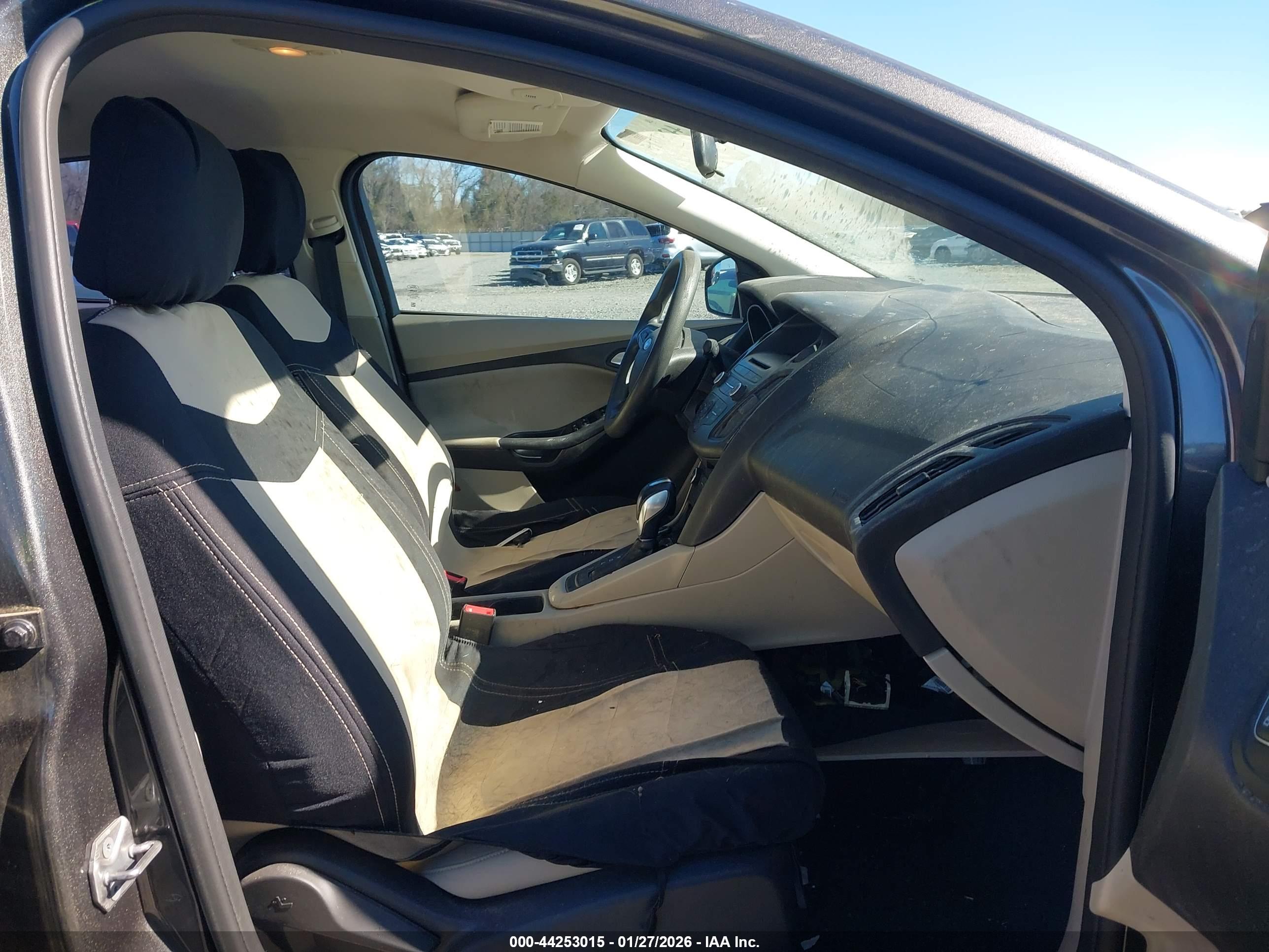 FORD FOCUS image 5