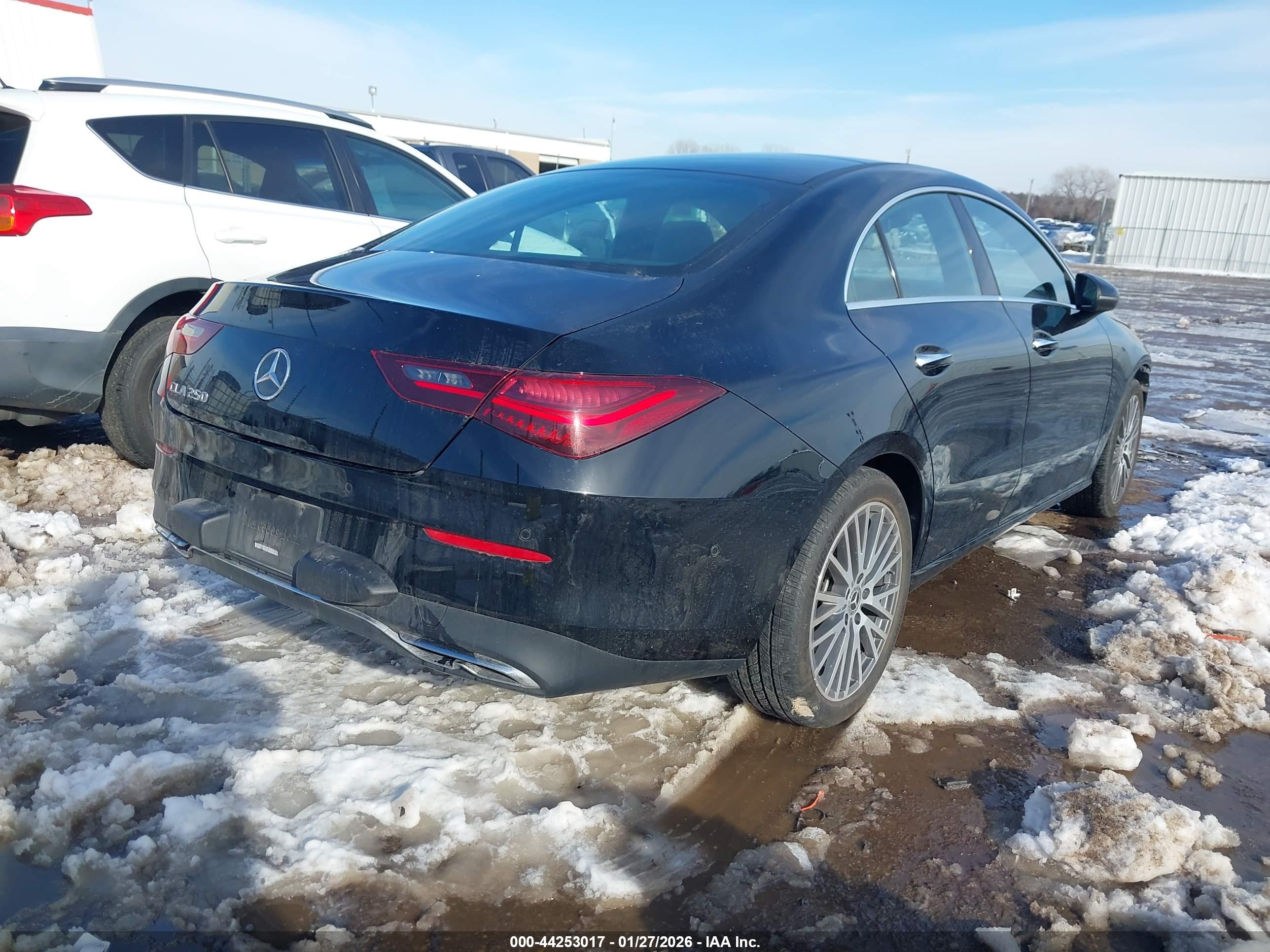 MERCEDES-BENZ CLA image 4