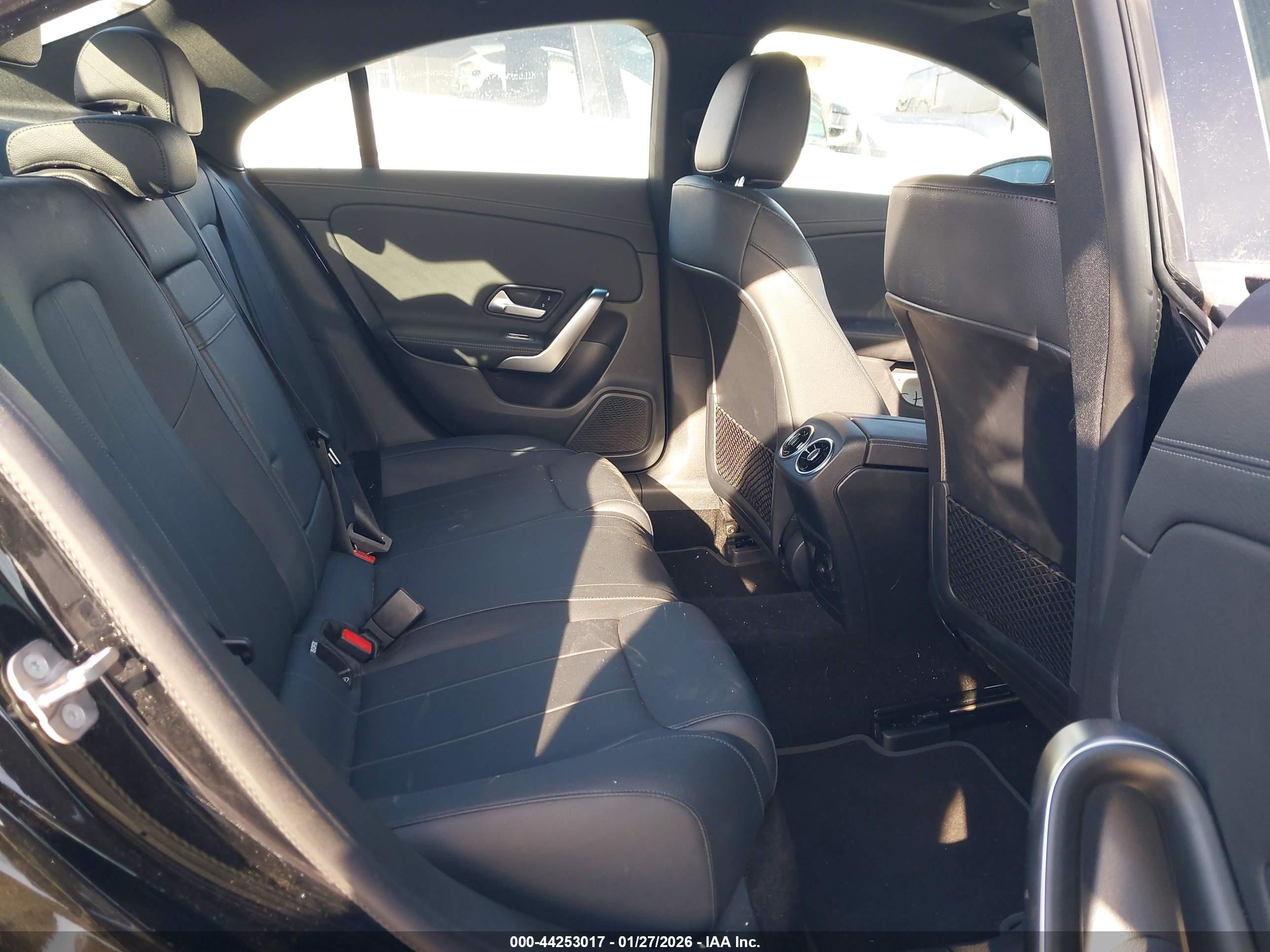 MERCEDES-BENZ CLA image 8