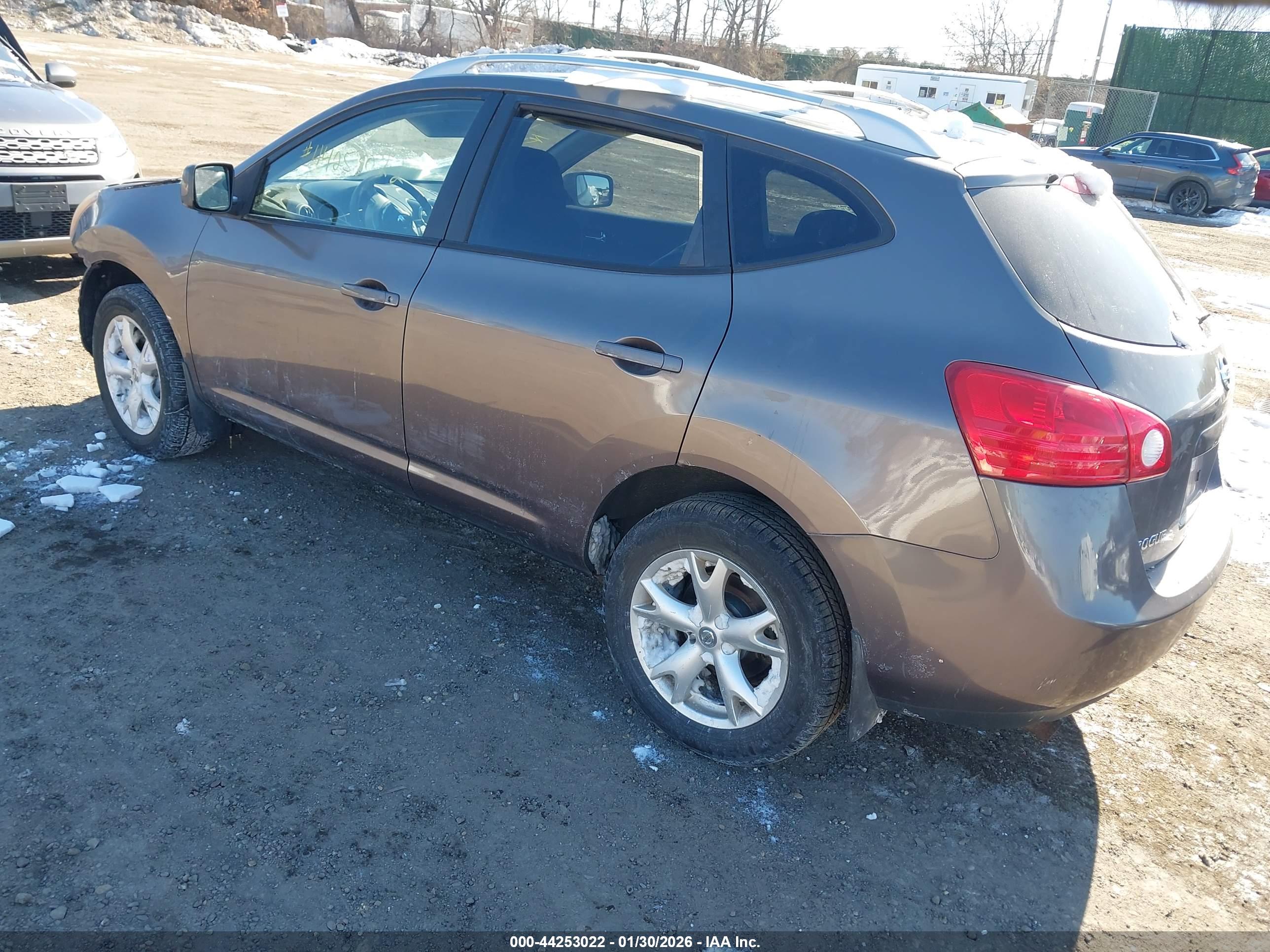 NISSAN ROGUE image 3