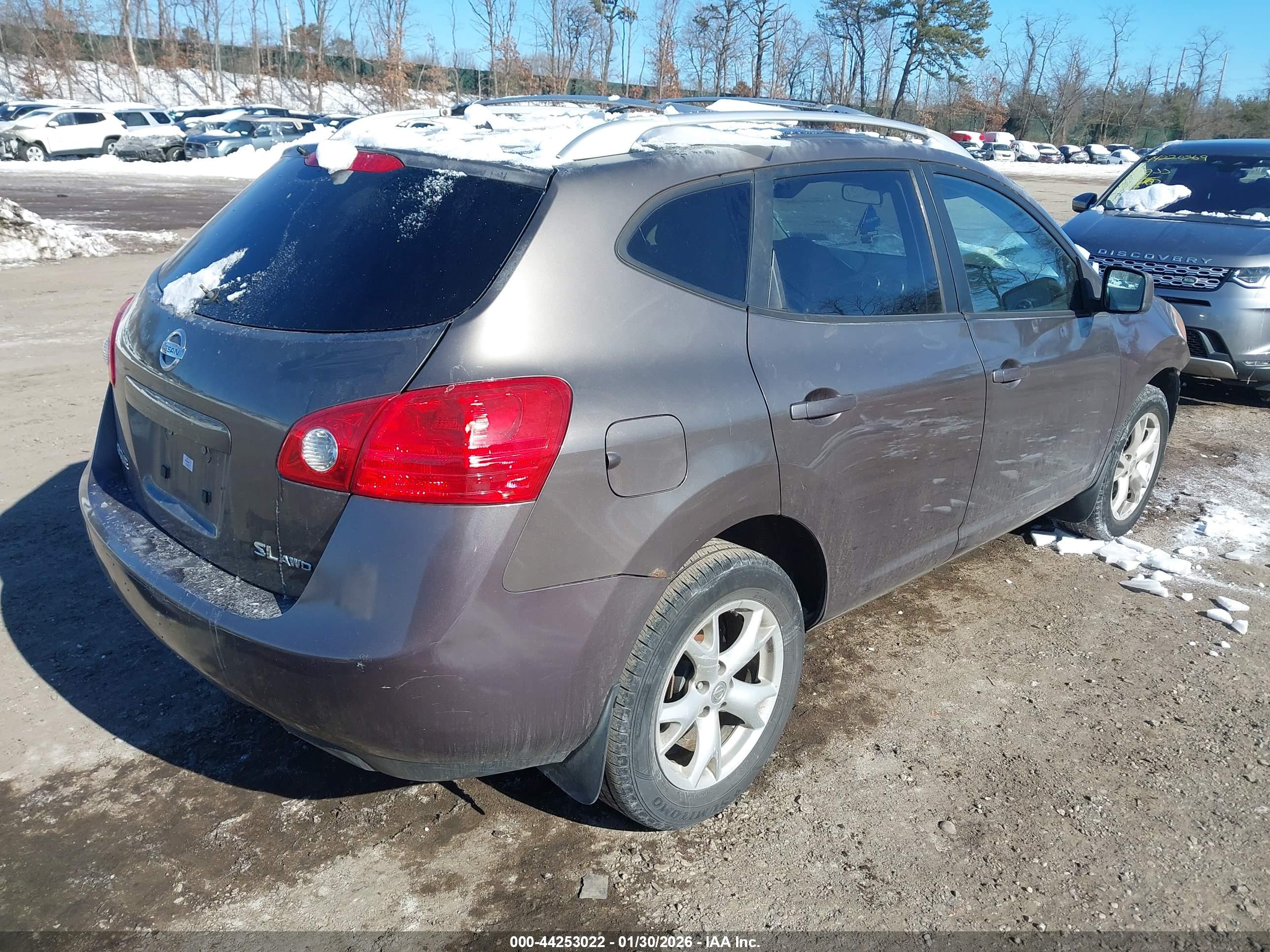 NISSAN ROGUE image 4