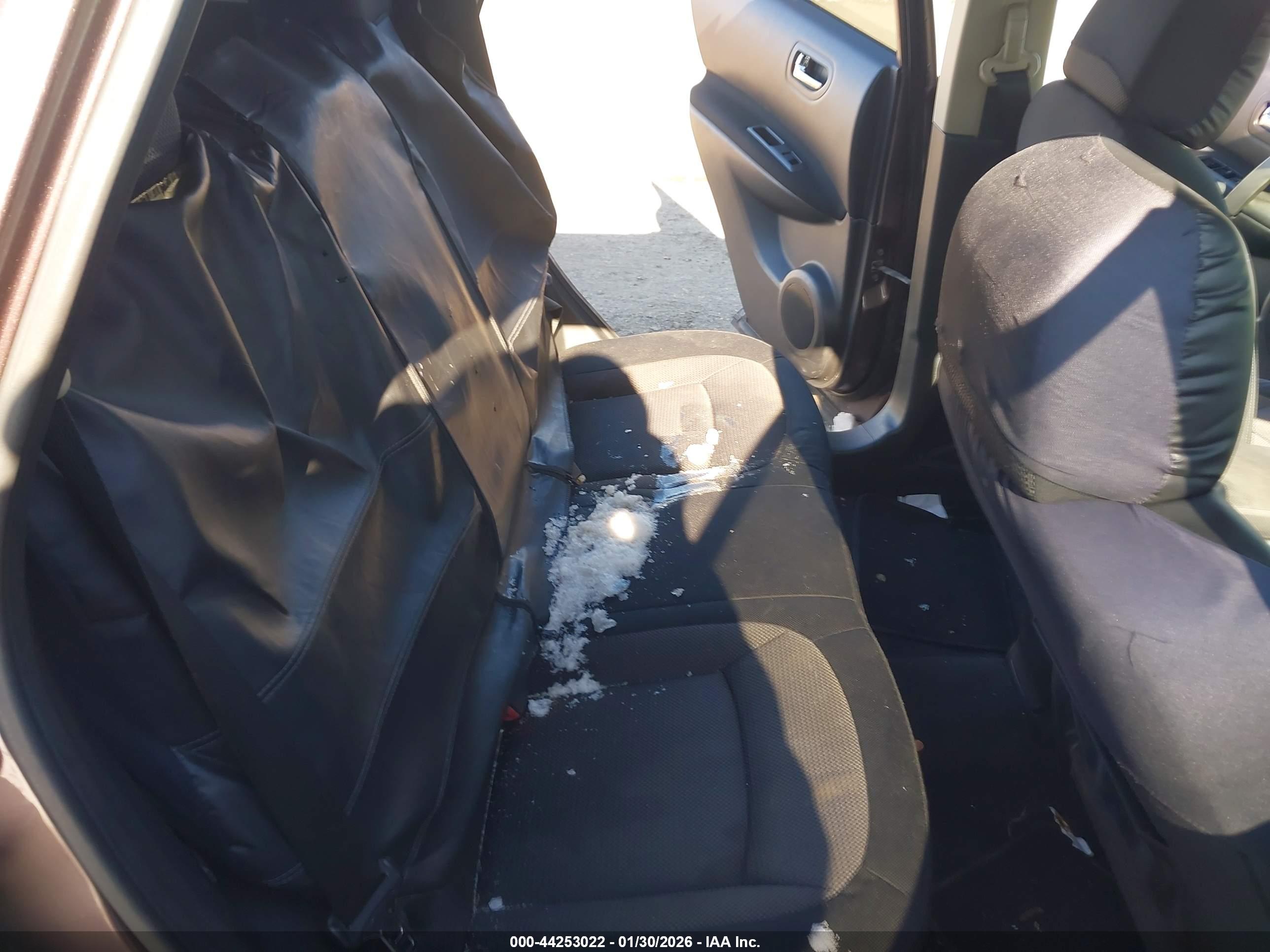 NISSAN ROGUE image 8