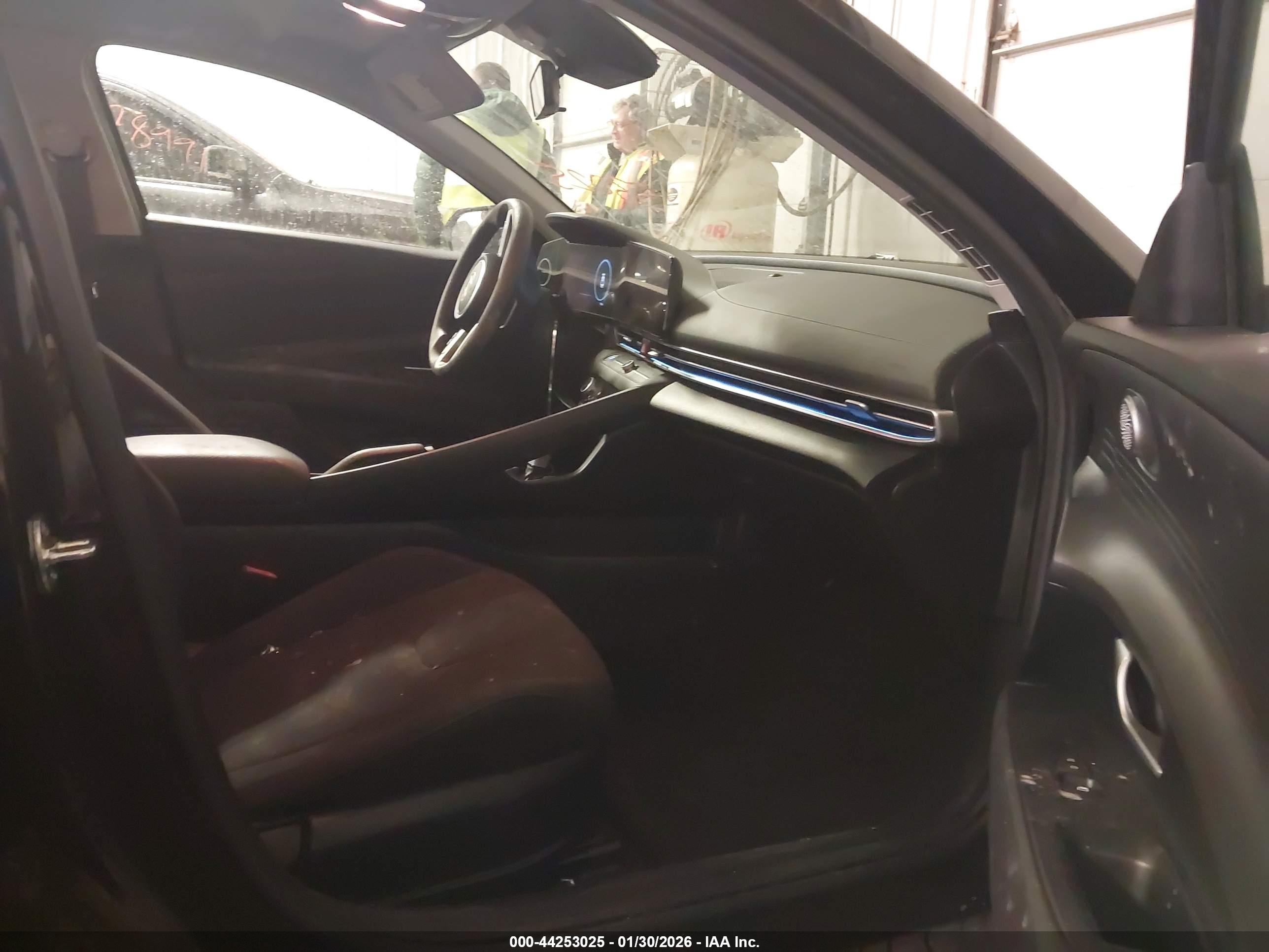HYUNDAI ELANTRA image 5