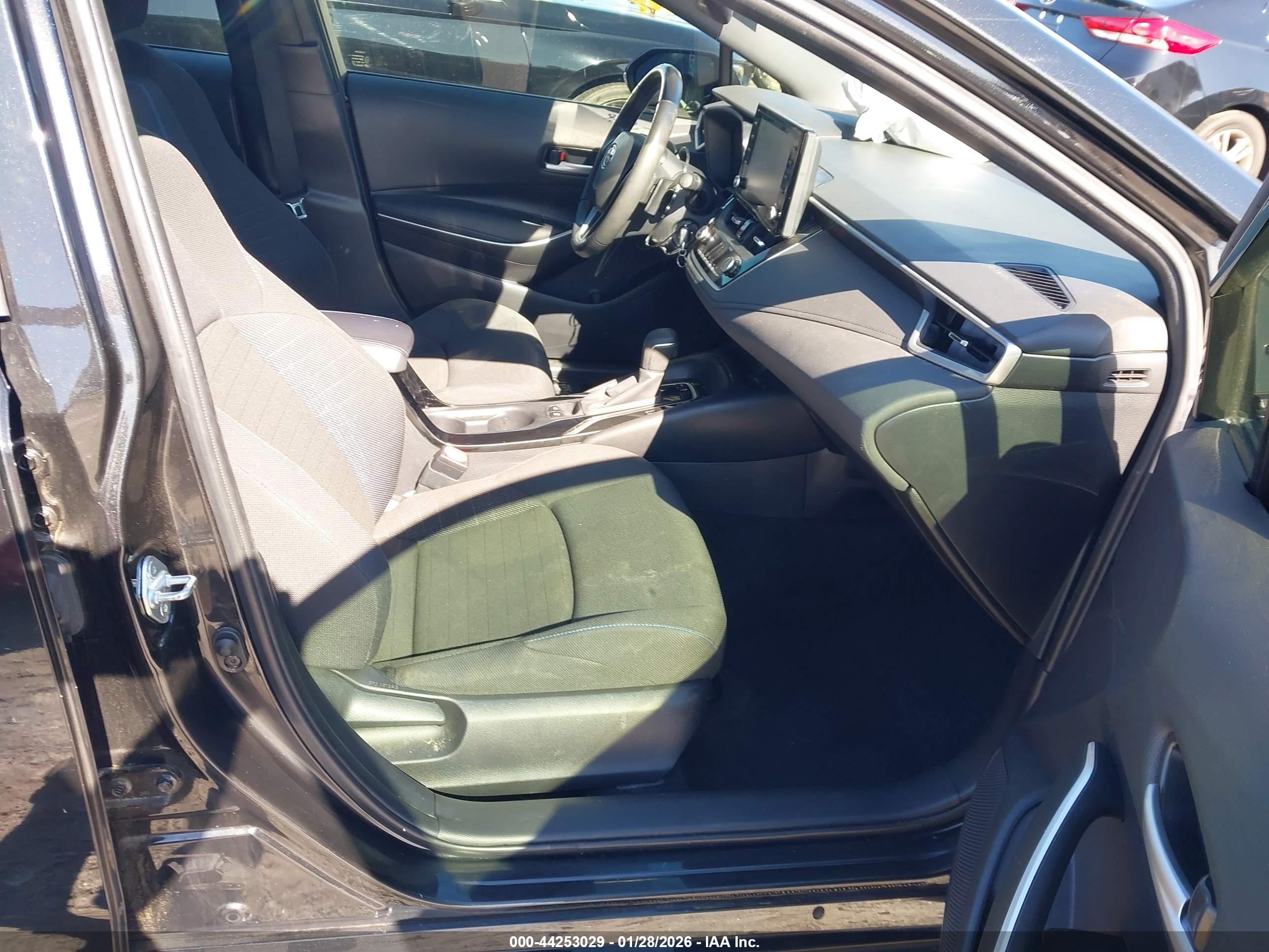 TOYOTA COROLLA image 5