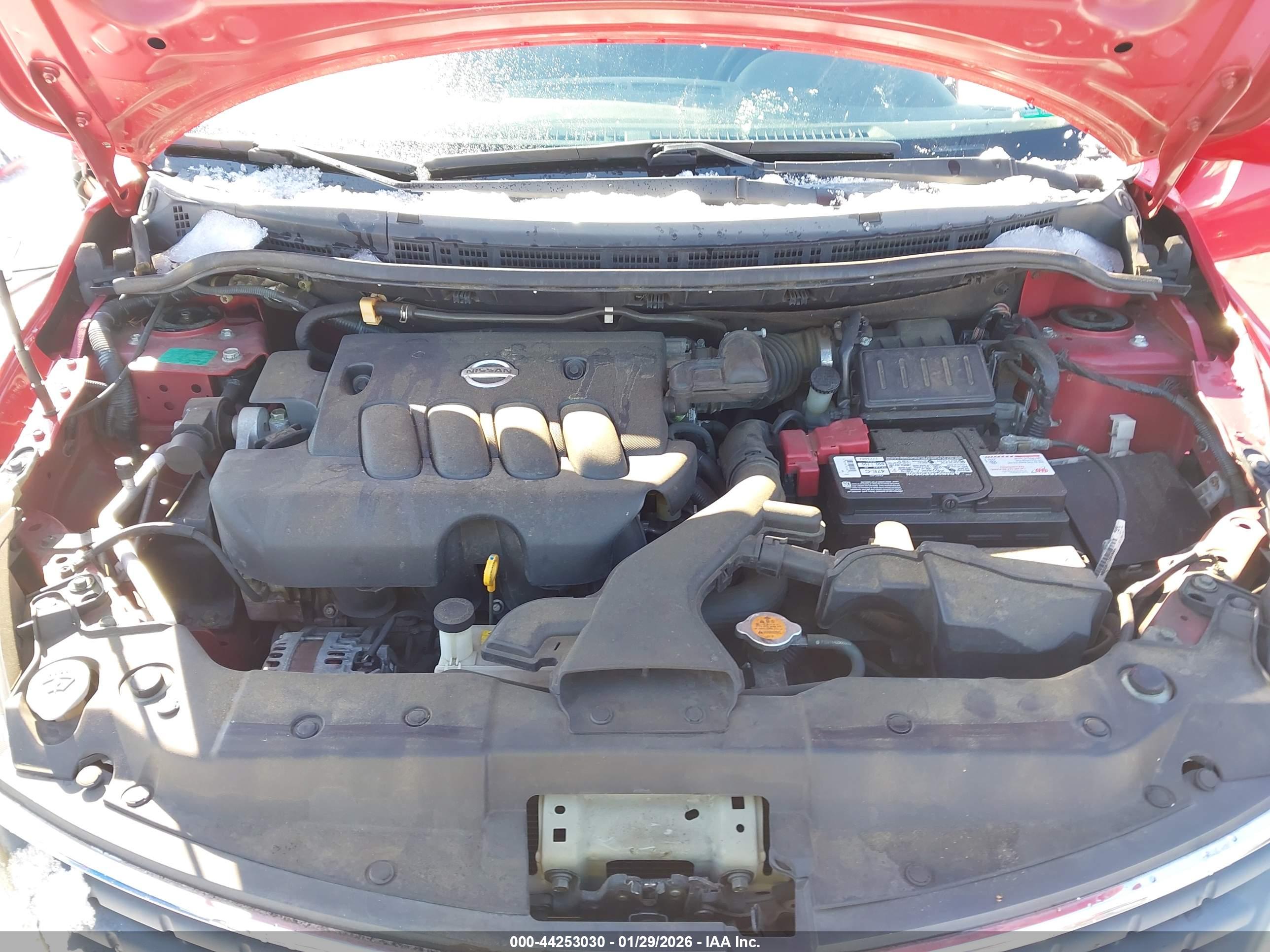 NISSAN VERSA image 10