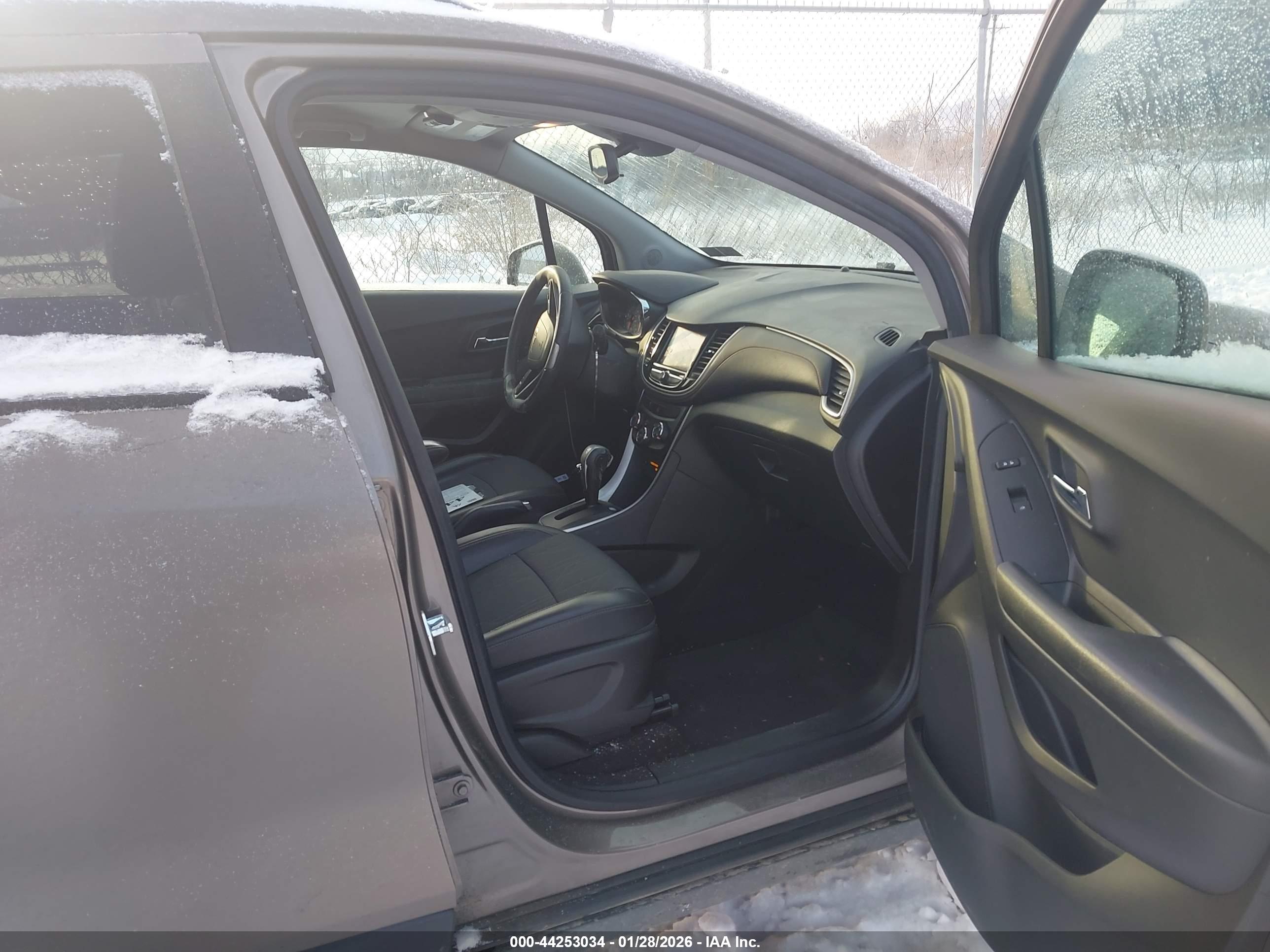 CHEVROLET TRAX image 5