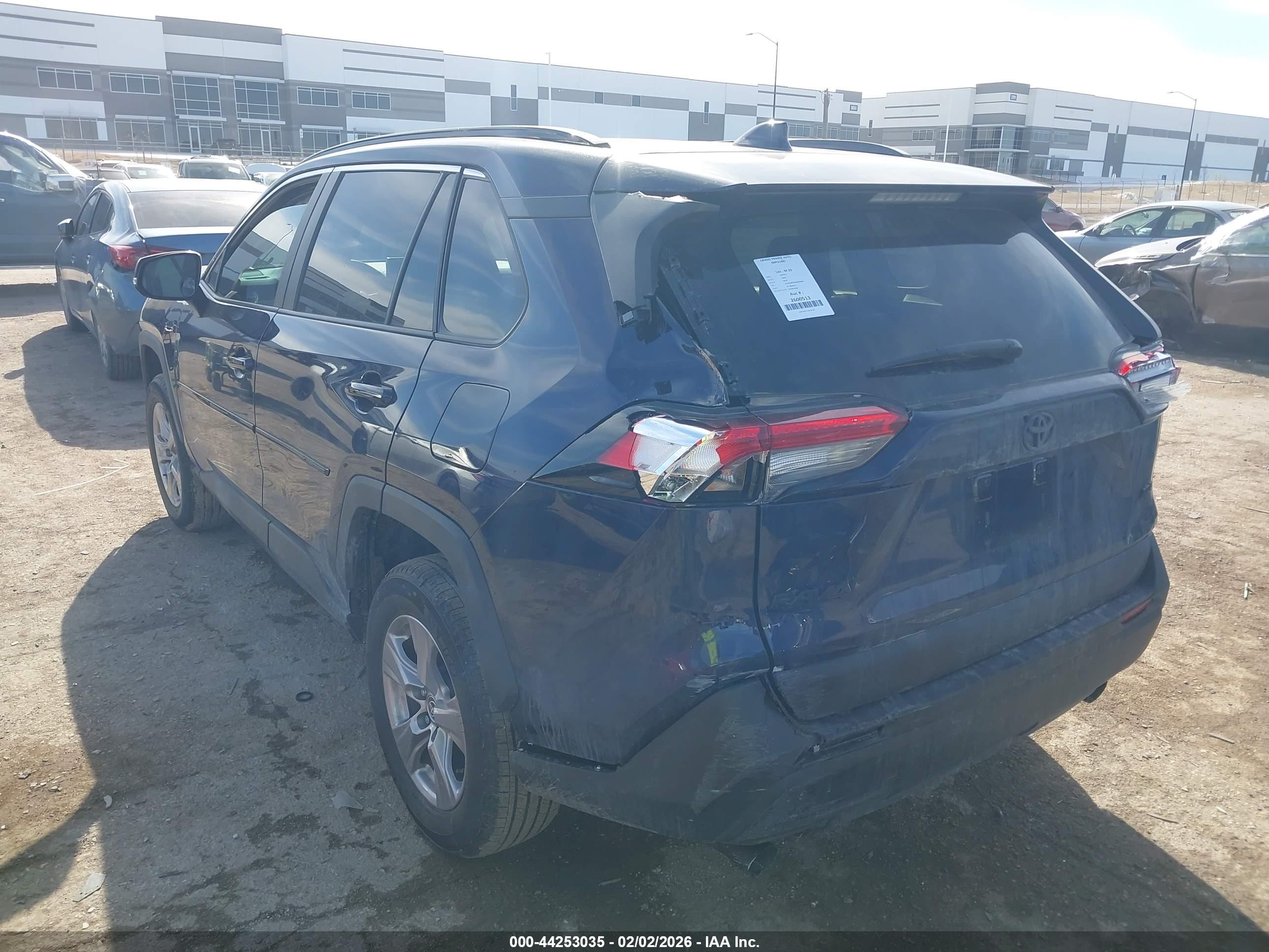 TOYOTA RAV4 image 3