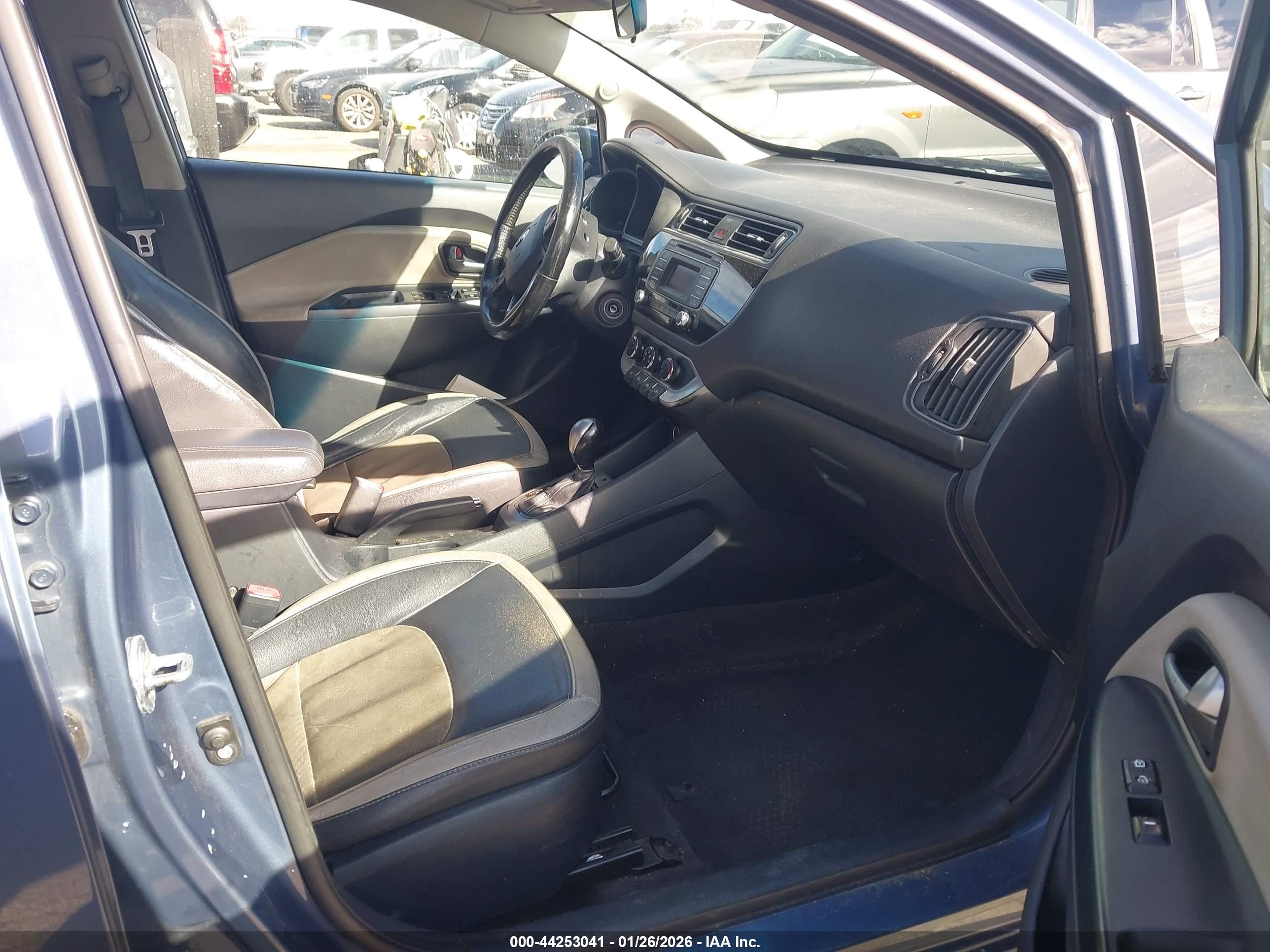 KIA RIO image 5