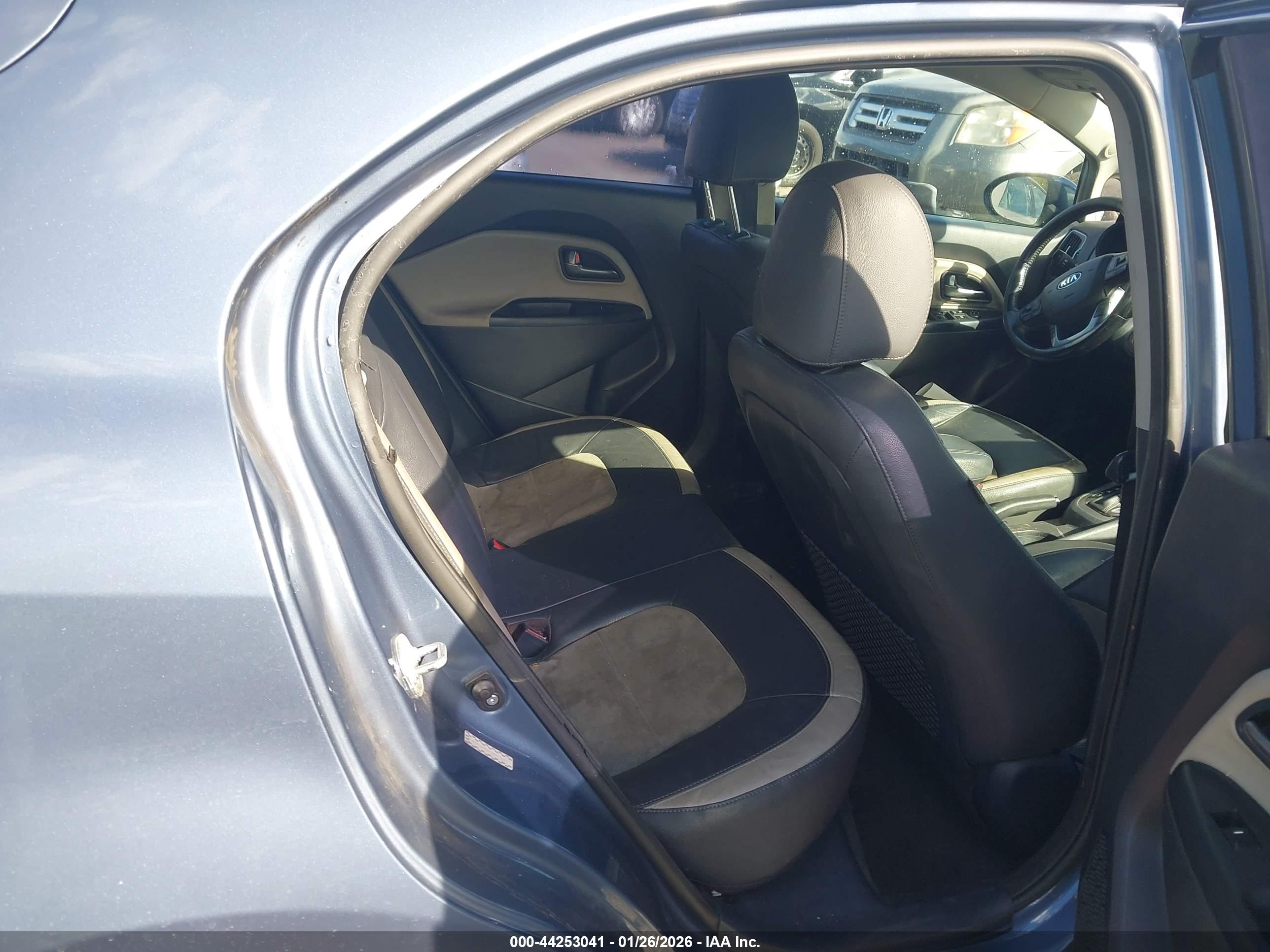 KIA RIO image 8