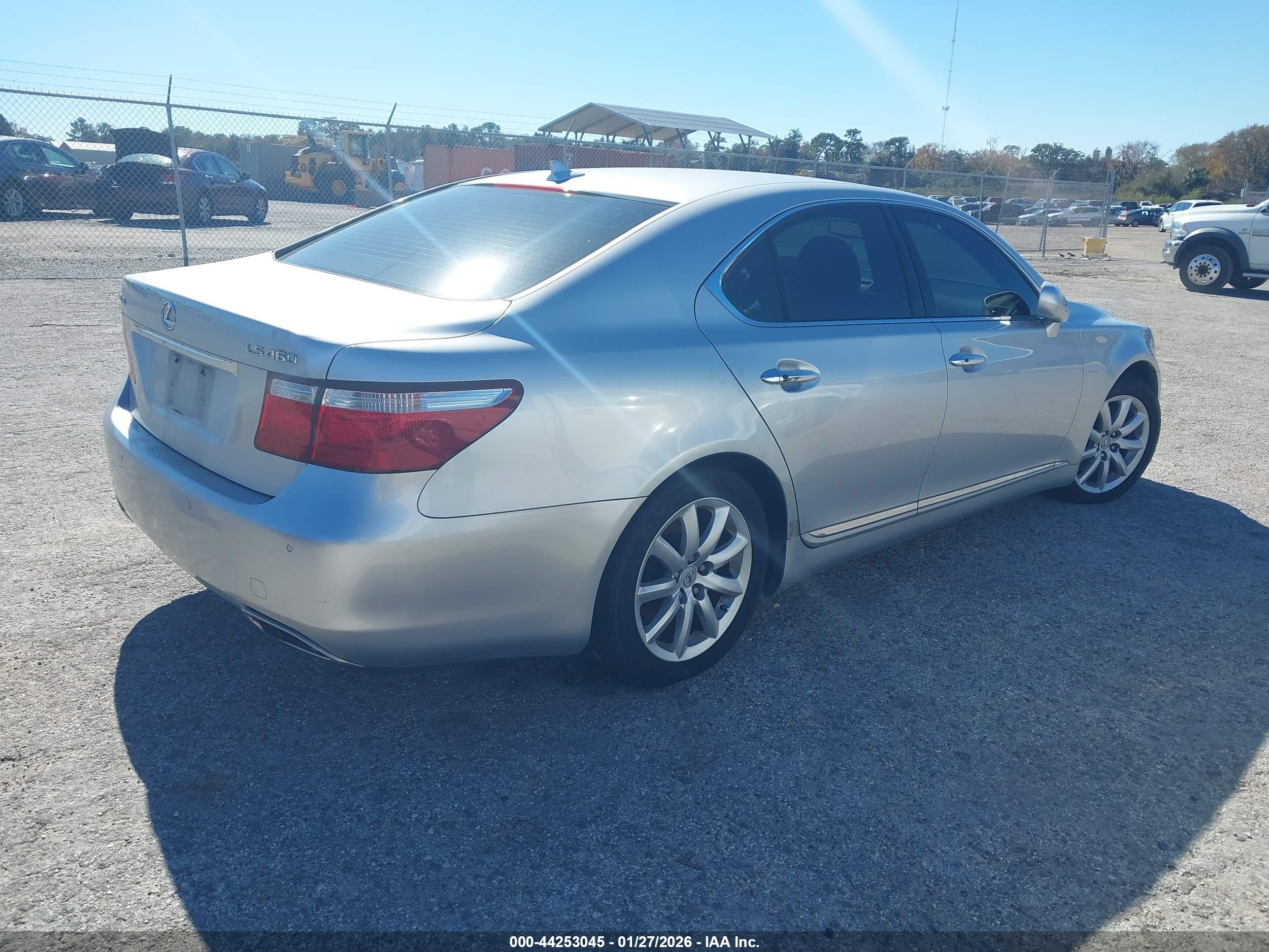 LEXUS LS image 4