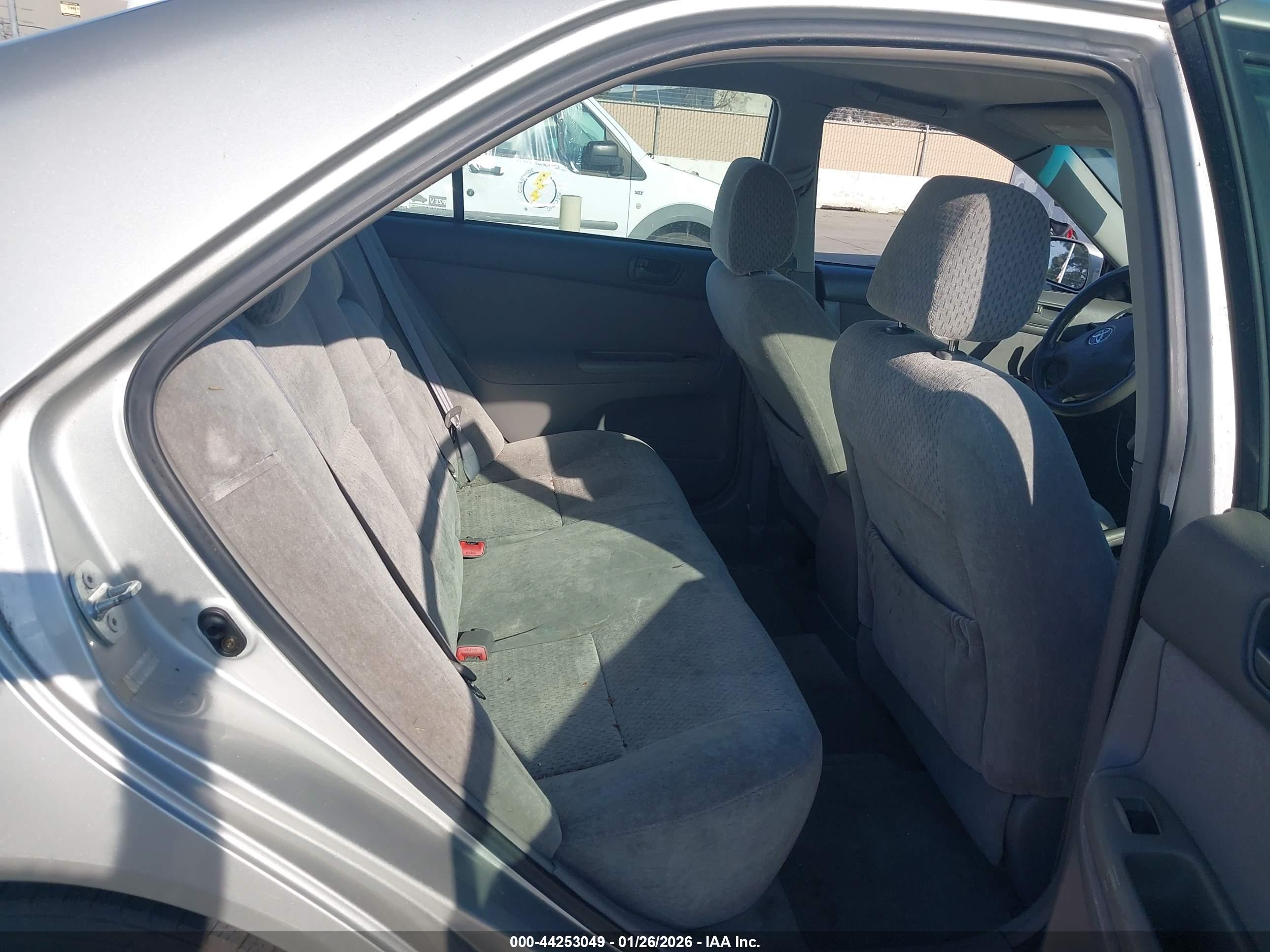 TOYOTA CAMRY image 8