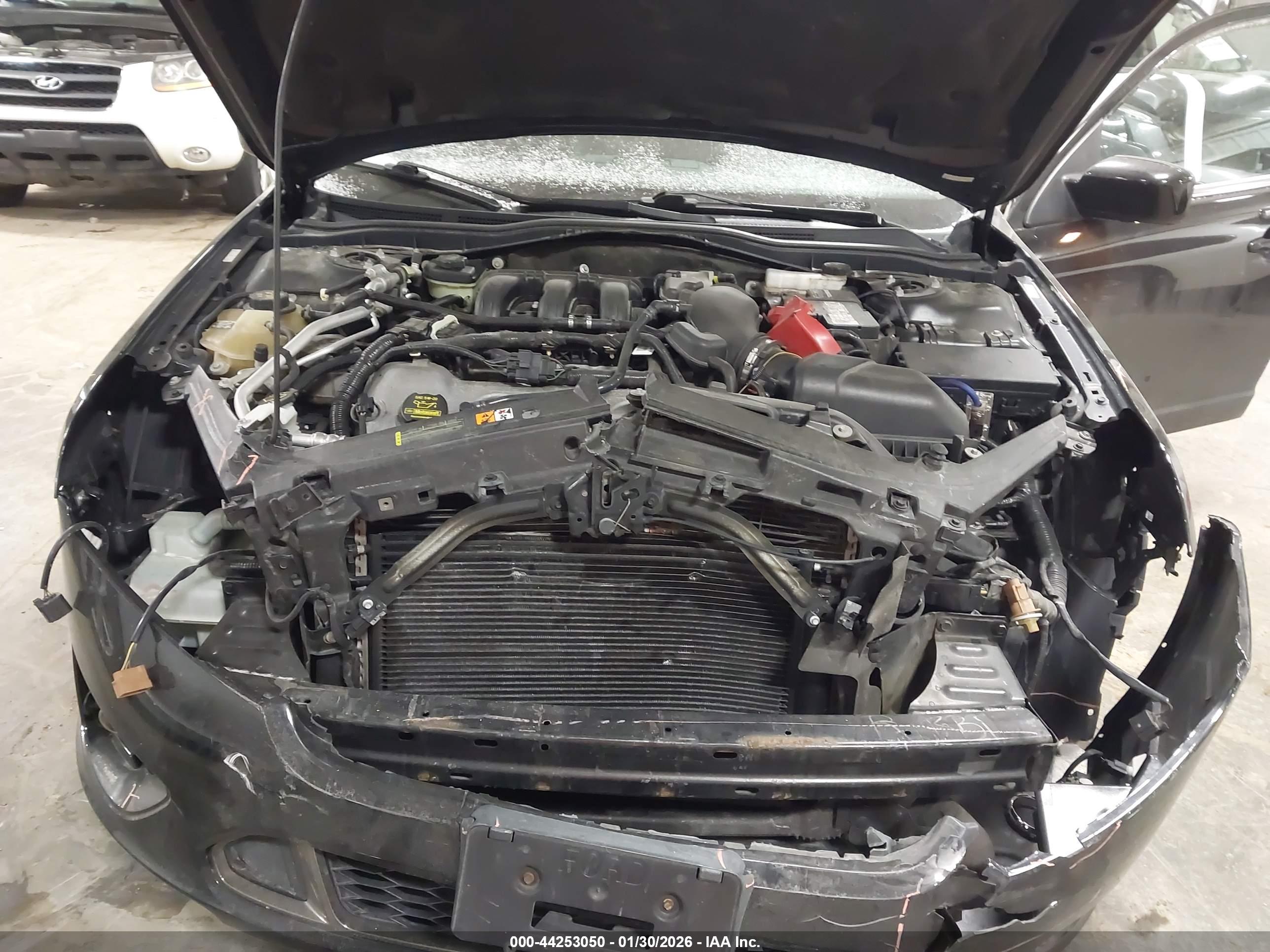 FORD FUSION image 10