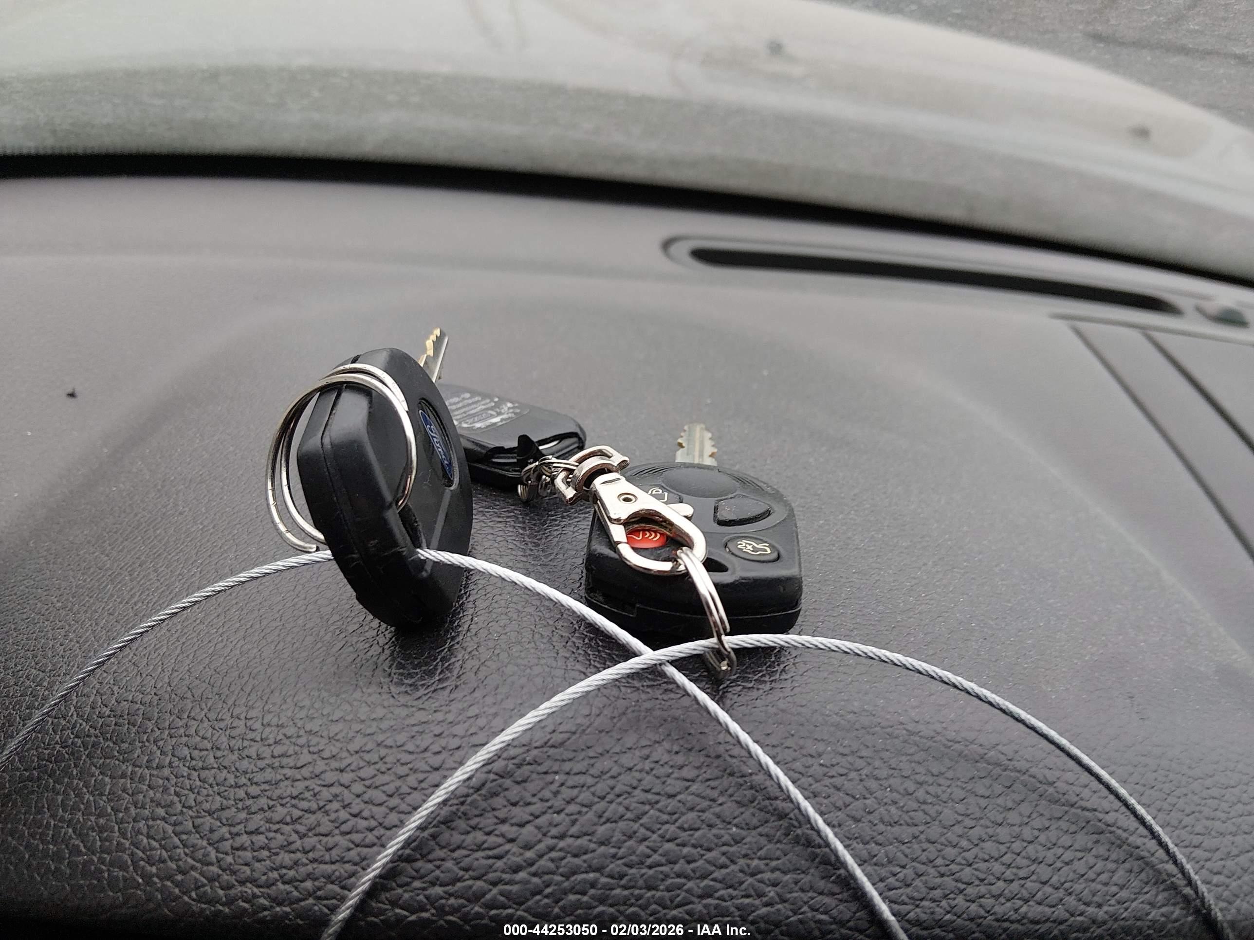 FORD FUSION image 11